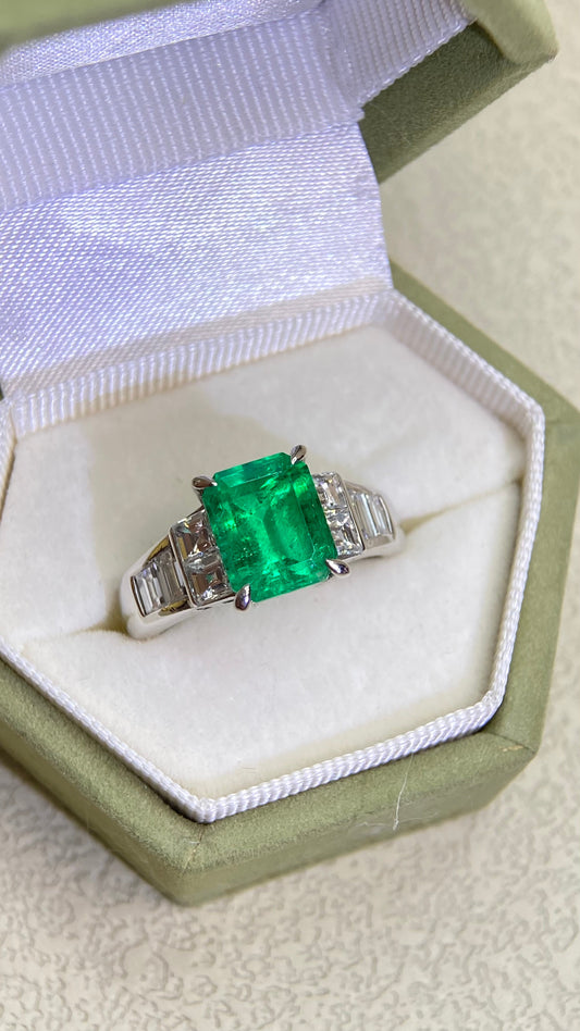 Pt900プラチナ＆エメラルド＆ダイヤモンドリング｜エメラルド2.40カラット｜ダイヤモンド1.10カラット｜ムゾグリーン（コロンビア産）｜日本製ヴィンテージエステートジュエリー-BQDJ
