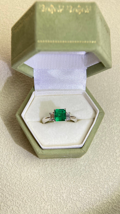 Pt900プラチナ＆エメラルド＆ダイヤモンドリング｜エメラルド1.09カラット｜ダイヤモンド0.27カラット｜コロンビア産ビビッドグリーン｜日本製ヴィンテージエステートジュエリー｜BPZG