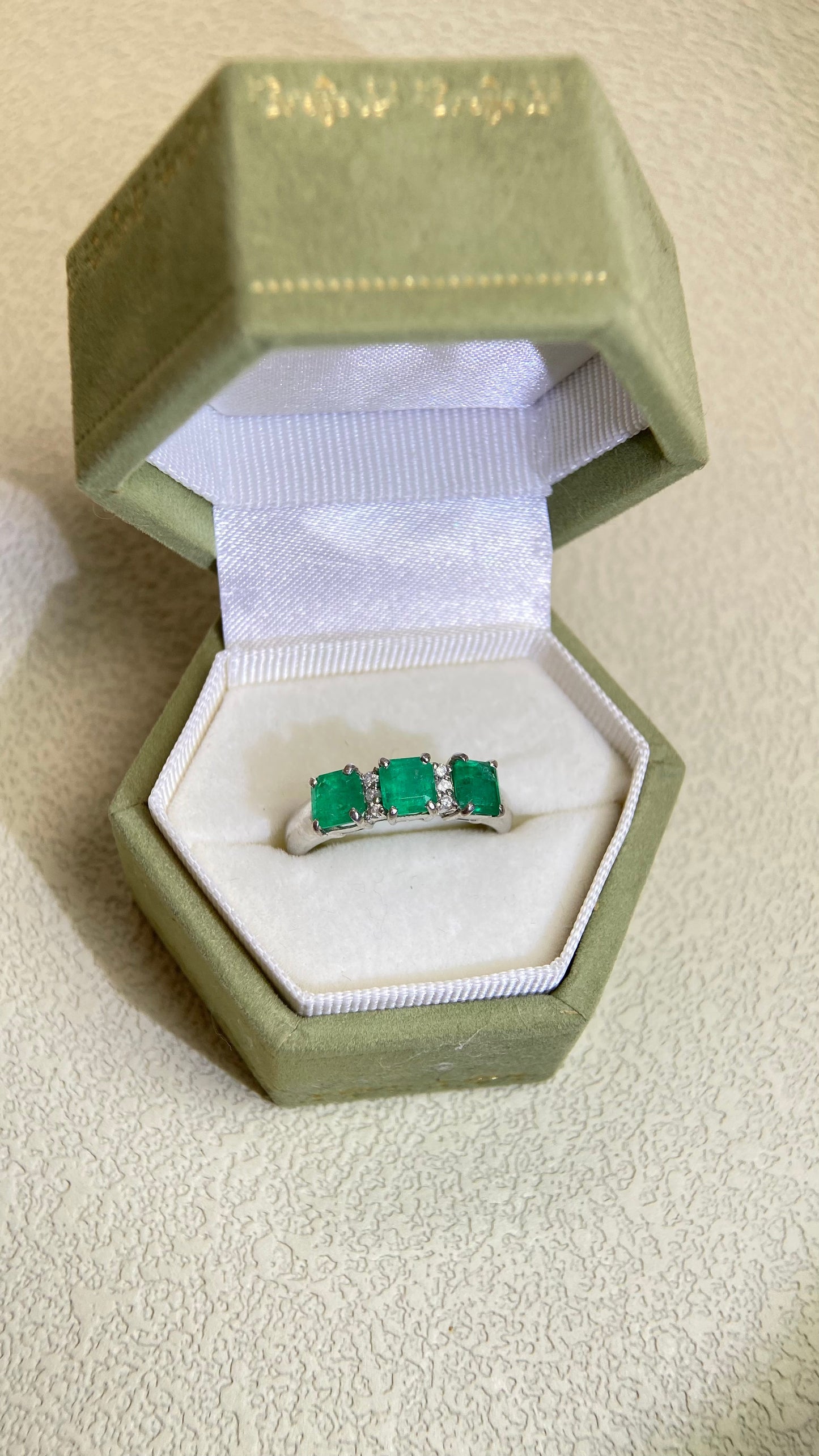Pt900プラチナ＆エメラルド＆ダイヤモンドリング｜エメラルド1.26カラット｜ダイヤモンド0.06カラット｜日本製ヴィンテージエステートジュエリー-BFNR