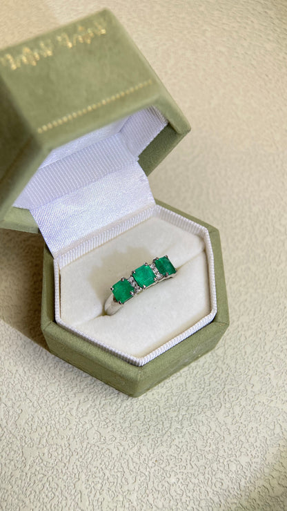 Pt900プラチナ＆エメラルド＆ダイヤモンドリング｜エメラルド1.26カラット｜ダイヤモンド0.06カラット｜日本製ヴィンテージエステートジュエリー-BFNR