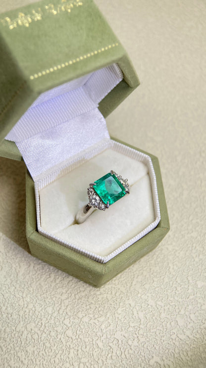 Pt900 Platinum&Emerald and Diamond Ring | Emerald 2.28ct Diamond 0.40ct | Colombia | Japanese Vintage Estate Jewelry-BHJY