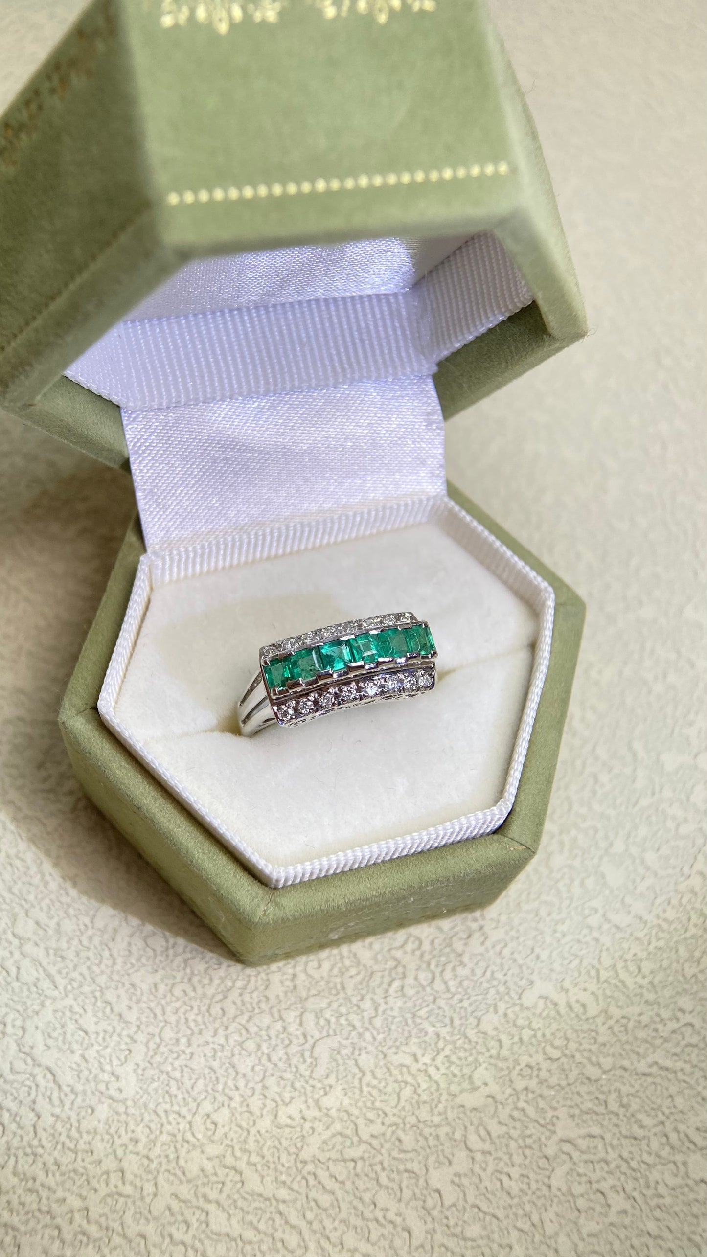 Pt900プラチナ＆エメラルド＆ダイヤモンドリング｜エメラルド0.75カラット｜ダイヤモンド0.16カラット｜日本製ヴィンテージエステートジュエリー-BPNY