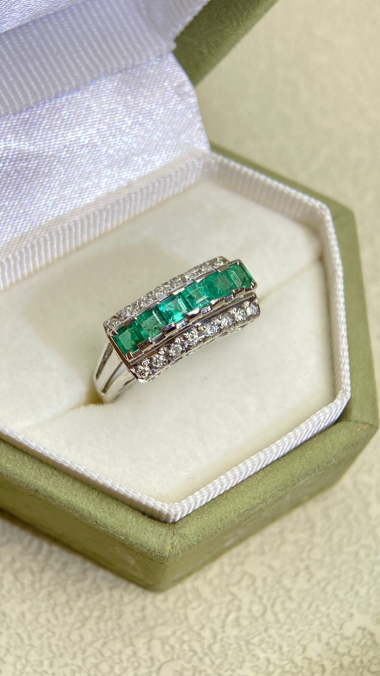 Pt900プラチナ＆エメラルド＆ダイヤモンドリング｜エメラルド0.75カラット｜ダイヤモンド0.16カラット｜日本製ヴィンテージエステートジュエリー-BPNY