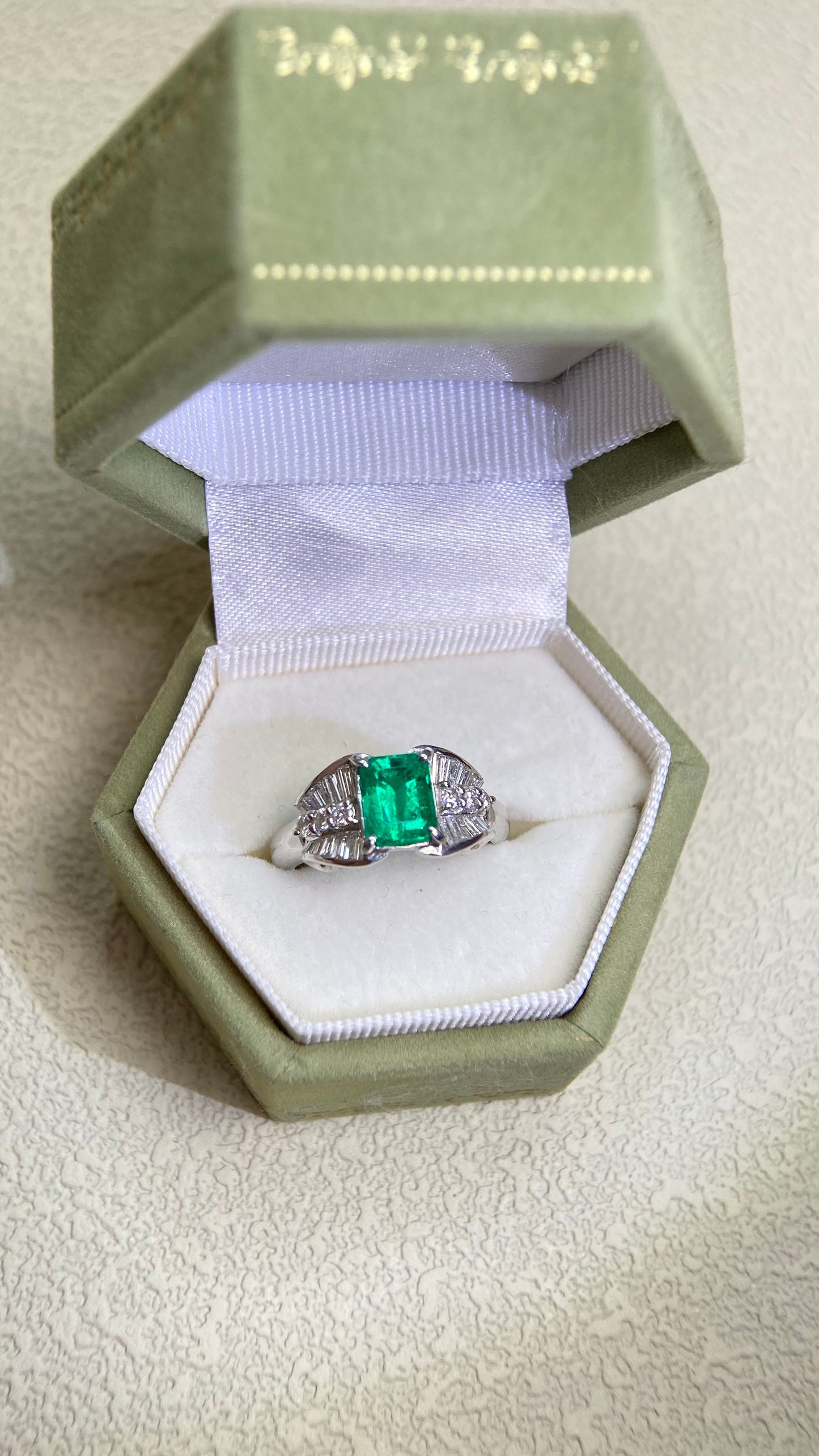 Pt900プラチナ＆エメラルド＆ダイヤモンドリング｜エメラルド1.12ct｜ダイヤモンド0.44ct｜コロンビア産ムゾグリーン｜日本製ヴィンテージエステートジュエリー-BMGP