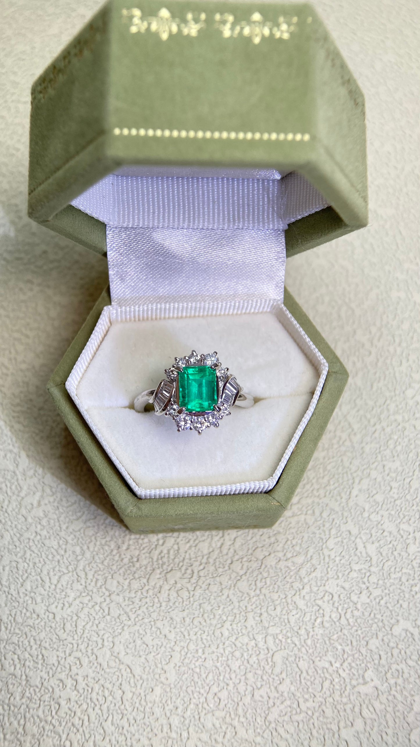 Pt900プラチナ＆エメラルド＆ダイヤモンドリング｜エメラルド1.28カラット｜ダイヤモンド0.58カラット｜コロンビア｜日本製ヴィンテージエステートジュエリー-BMVB