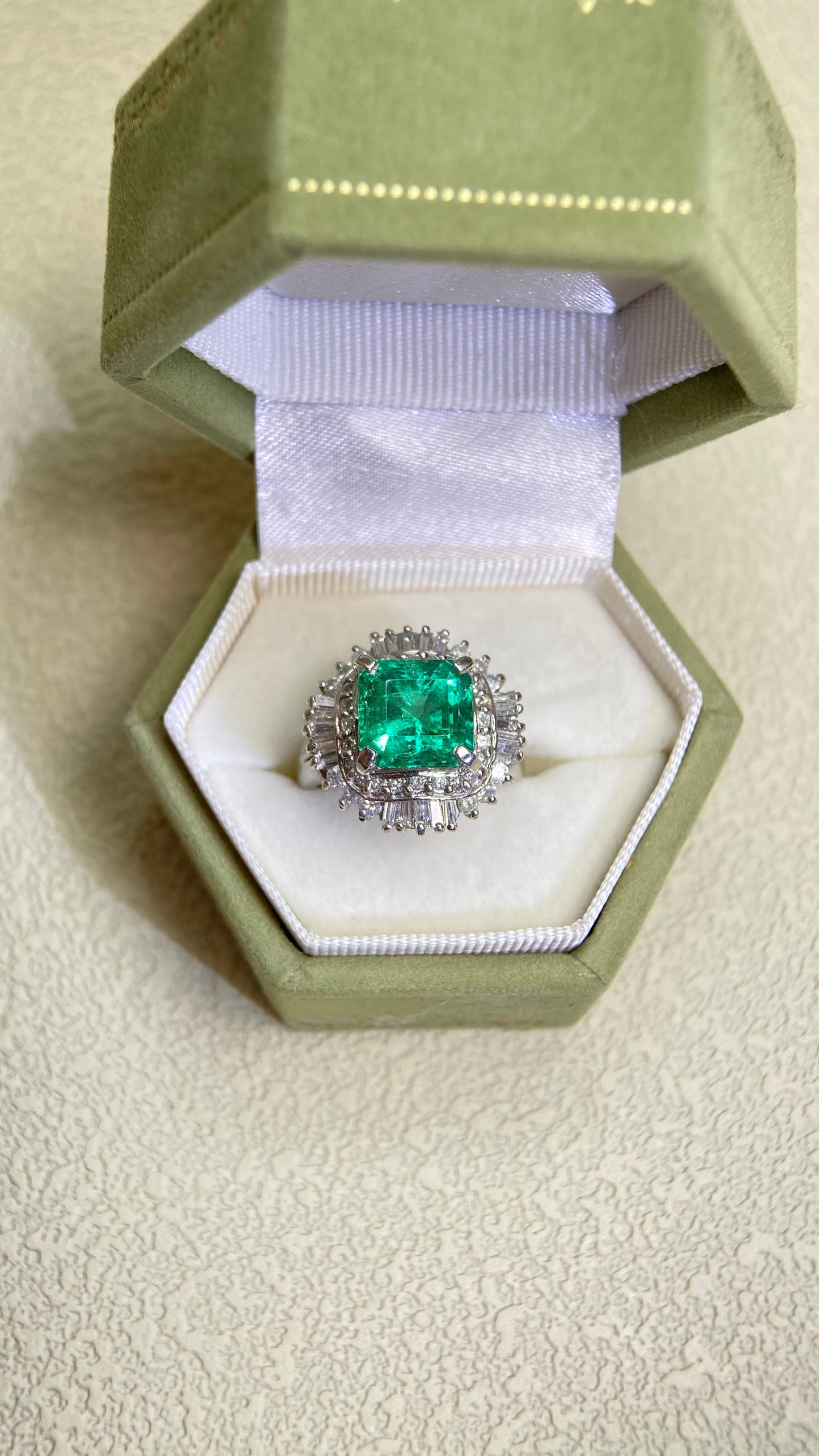 Pt900プラチナ＆エメラルドダイヤモンドリング｜エメラルド2.67ct、ダイヤモンド0.75ct｜日本製ヴィンテージエステートジュエリー-BBTS
