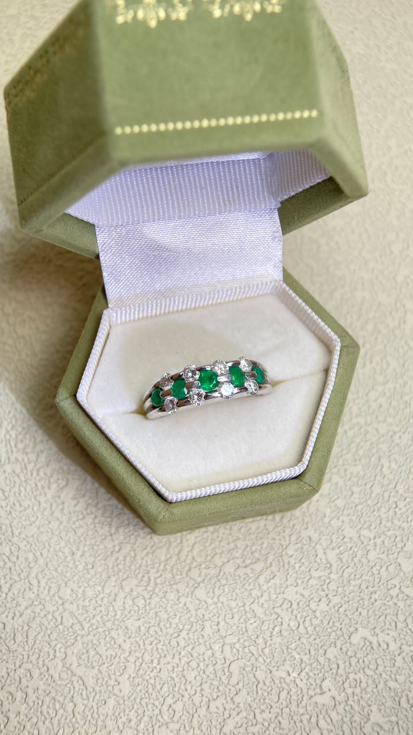 Pt900プラチナ＆エメラルド＆ダイヤモンドリング｜エメラルド0.41ct｜ダイヤモンド0.57ct｜日本製ヴィンテージエステートジュエリー-BELH