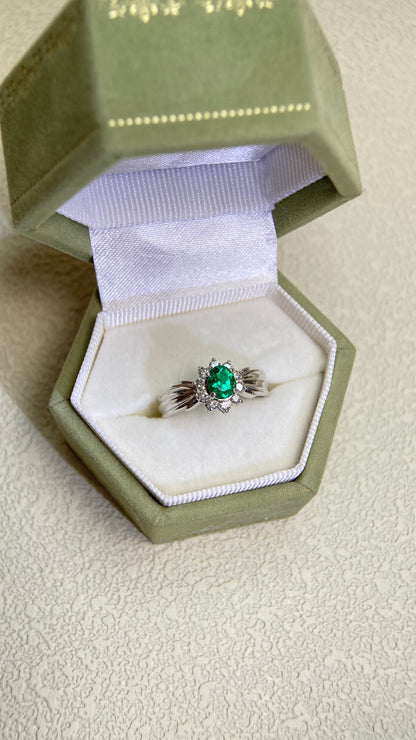 Pt900プラチナ＆エメラルド＆ダイヤモンドリング｜エメラルド0.31ct、ダイヤモンド0.20ct｜日本製ヴィンテージエステートジュエリー-BORK