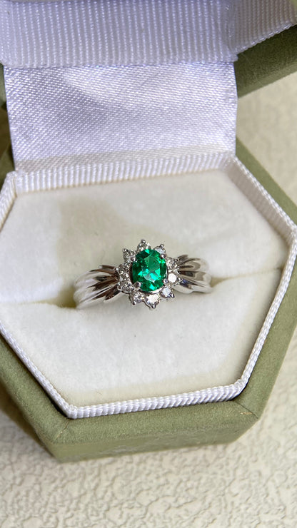 Pt900プラチナ＆エメラルド＆ダイヤモンドリング｜エメラルド0.31ct、ダイヤモンド0.20ct｜日本製ヴィンテージエステートジュエリー-BORK