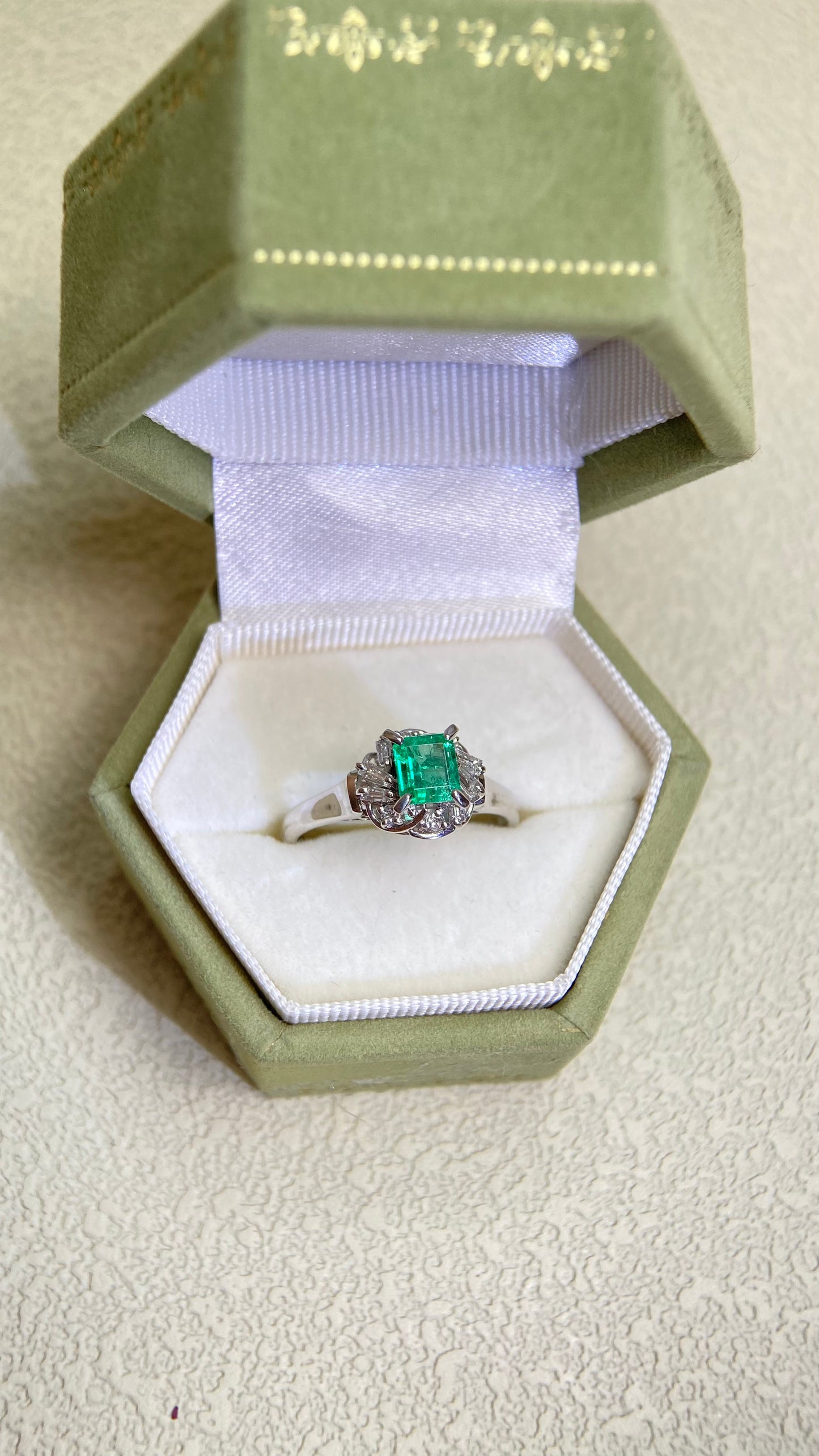 Pt850プラチナ＆エメラルド＆ダイヤモンドリング｜エメラルド0.41ct｜ダイヤモンド0.17ct｜日本製ヴィンテージエステートジュエリー-BPOH