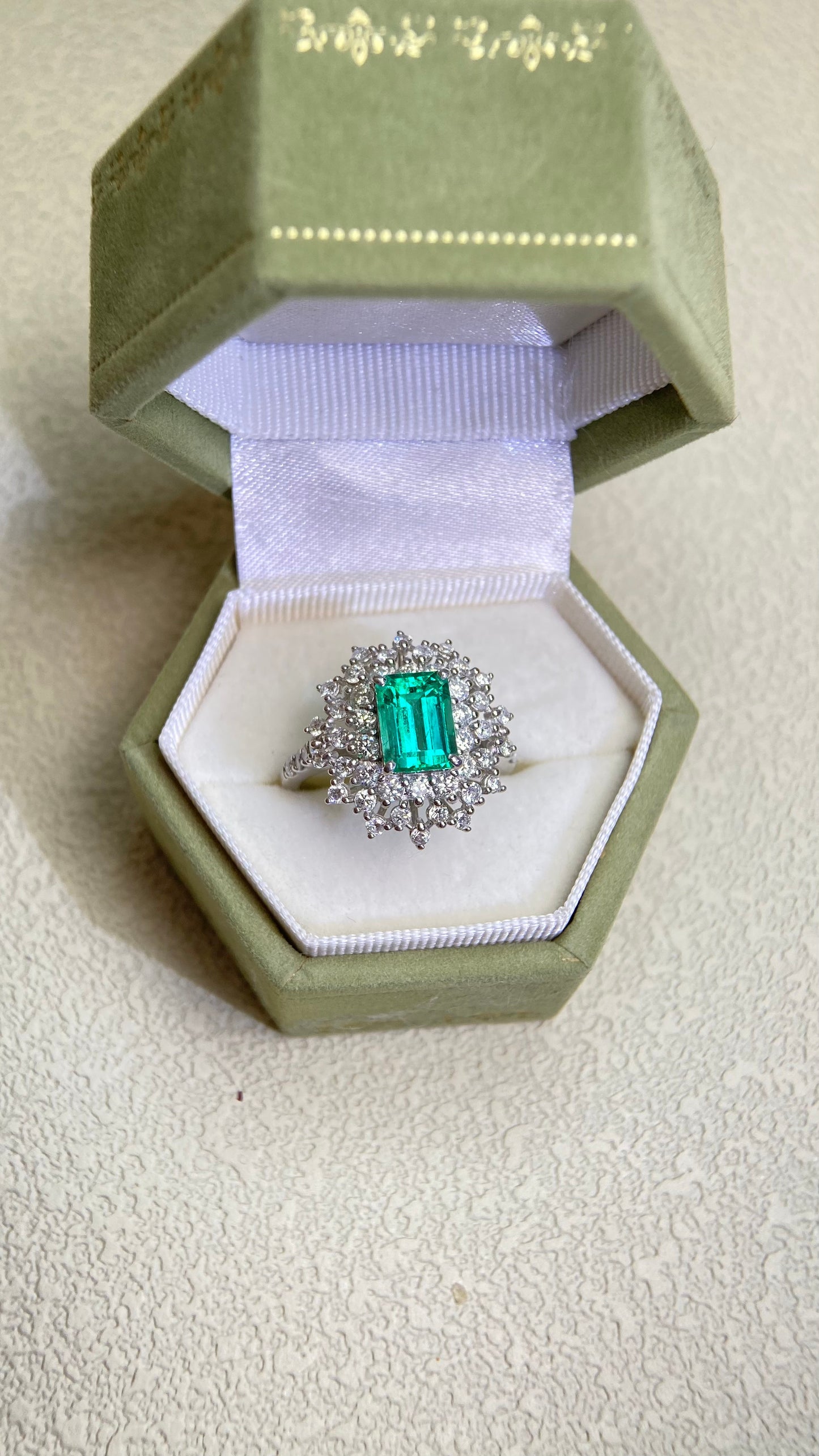Pt950 Platinum&Emerald and Diamond Ring | Emerald 1.52ct | Diamond 1.04ct | F1-Colombia | Japanese Vintage Estate Jewelry-BFMJ
