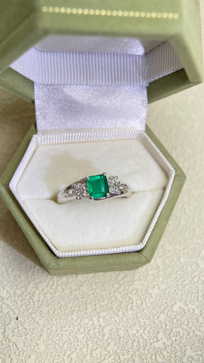 Pt900 Platinum&Emerald Diamond Ring | Emerald 0.47ct | Diamond 0.24ct | Japanese Vintage Estate Jewelry-BQDQ