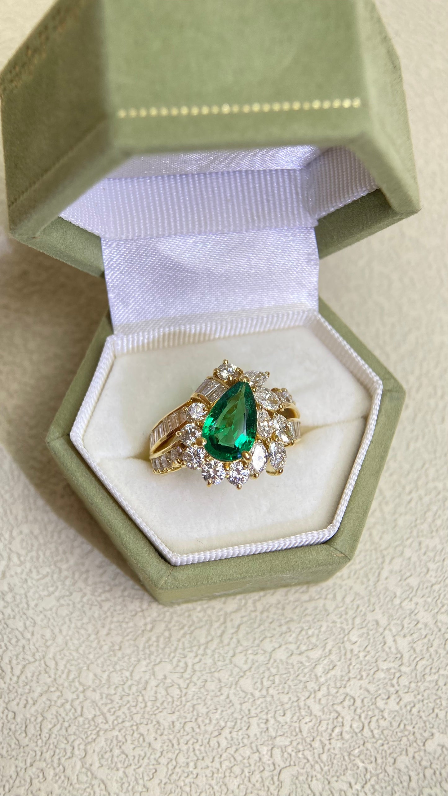 K18 Gold&Emerald Diamond Ring | Emerald 1.55ct | Diamond 2.05ct | Vivid Green | Japanese Vintage Estate Jewelry-BQJK