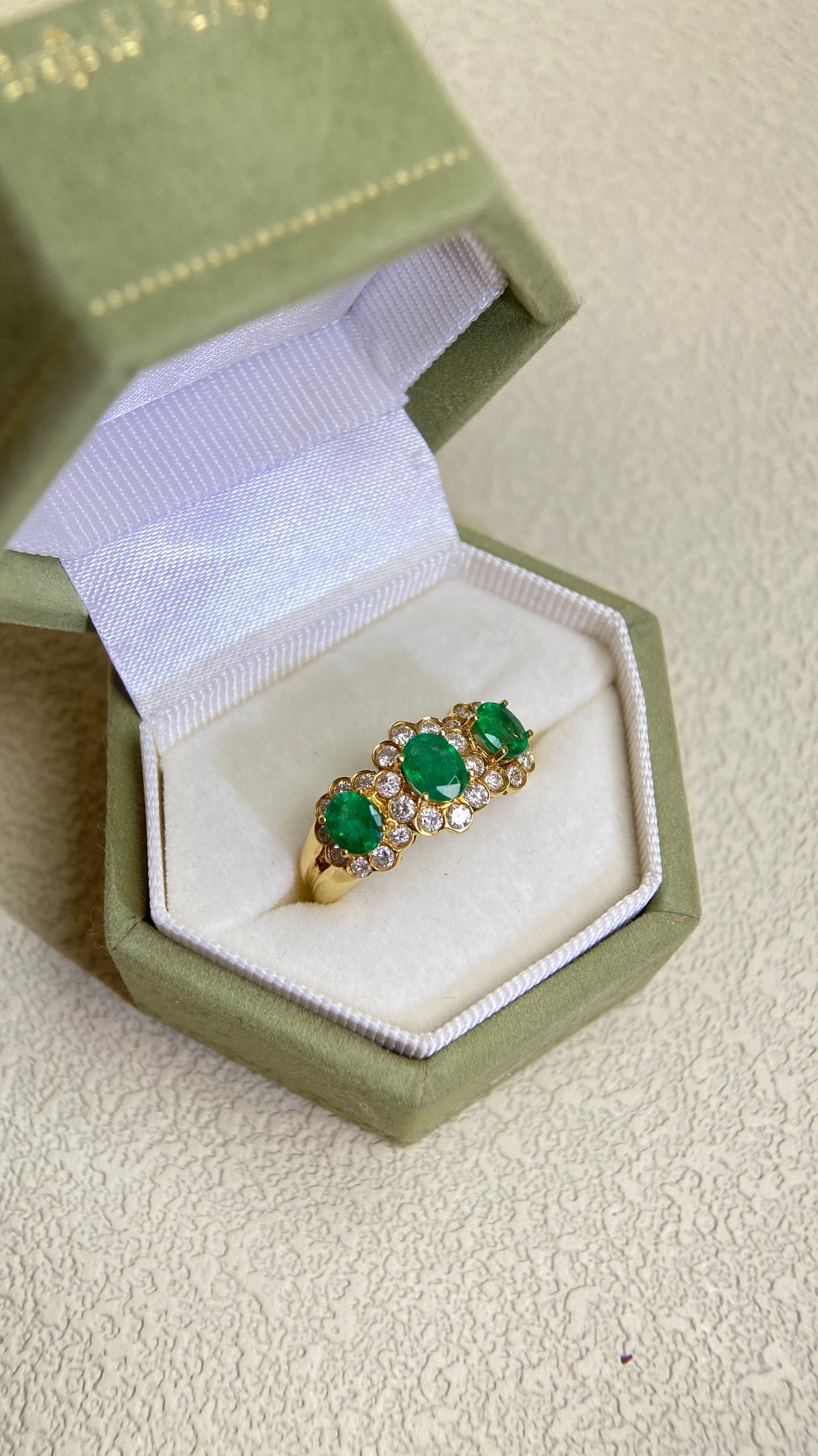 K18ゴールド＆エメラルドダイヤモンドリング｜エメラルド1.00ct、ダイヤモンド0.452ct｜日本製ヴィンテージエステートジュエリー-BDVG