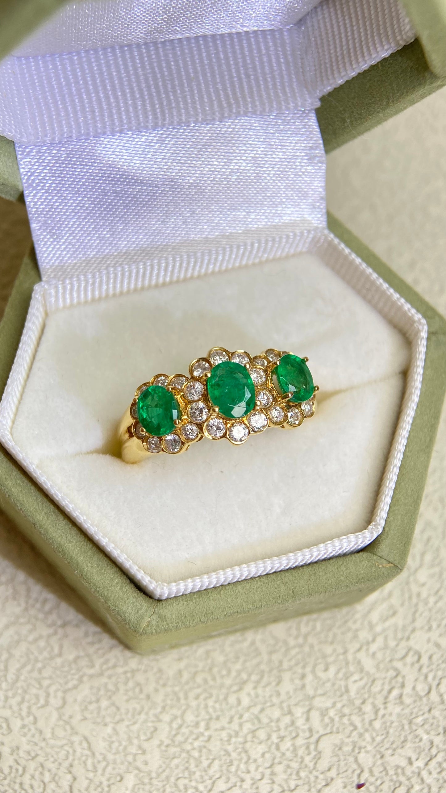 K18ゴールド＆エメラルドダイヤモンドリング｜エメラルド1.00ct、ダイヤモンド0.452ct｜日本製ヴィンテージエステートジュエリー-BDVG