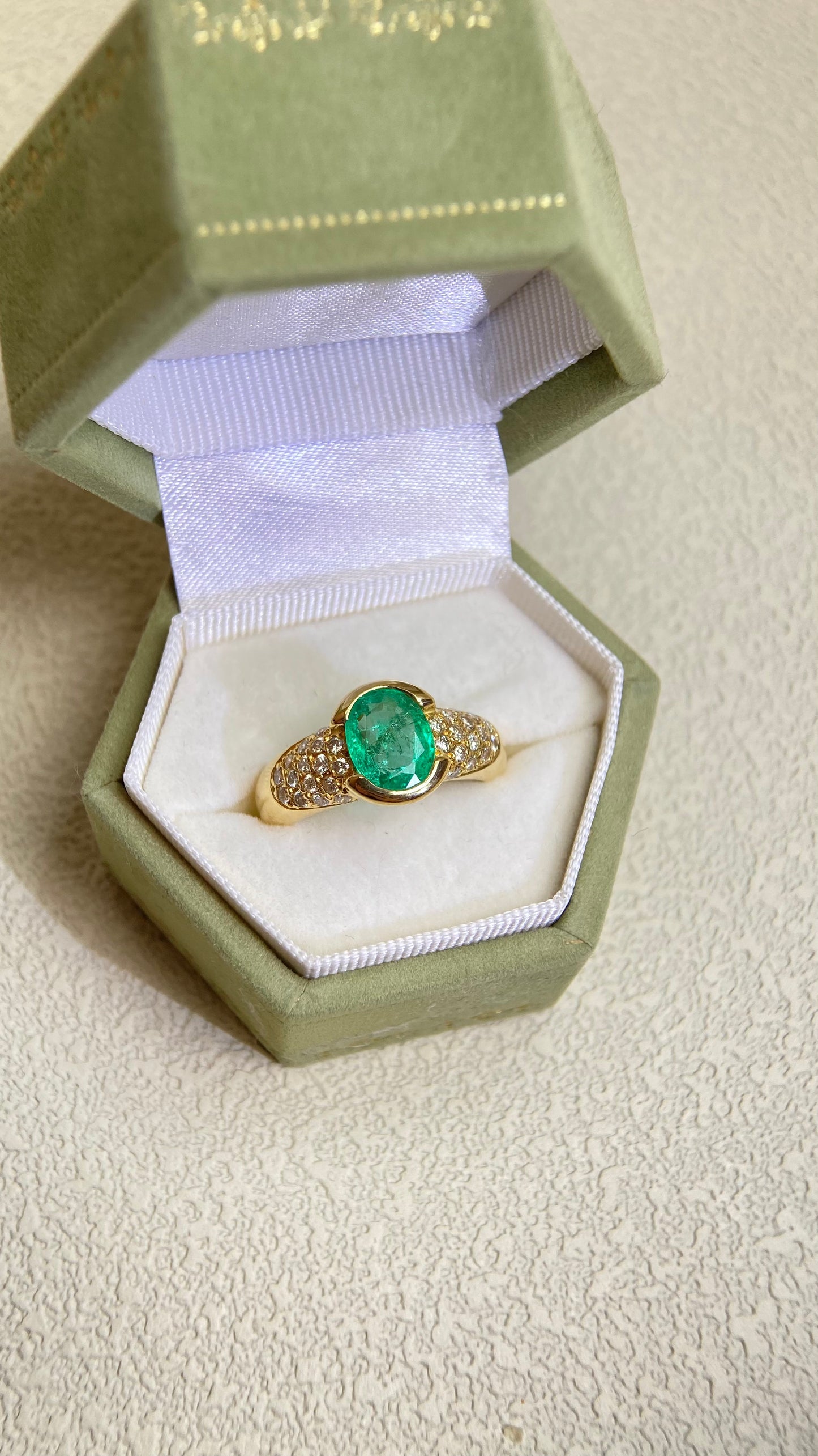 K18ゴールド＆エメラルドダイヤモンドリング｜エメラルド1.74ct、ダイヤモンド0.47ct｜日本製ヴィンテージエステートジュエリー-BPMU