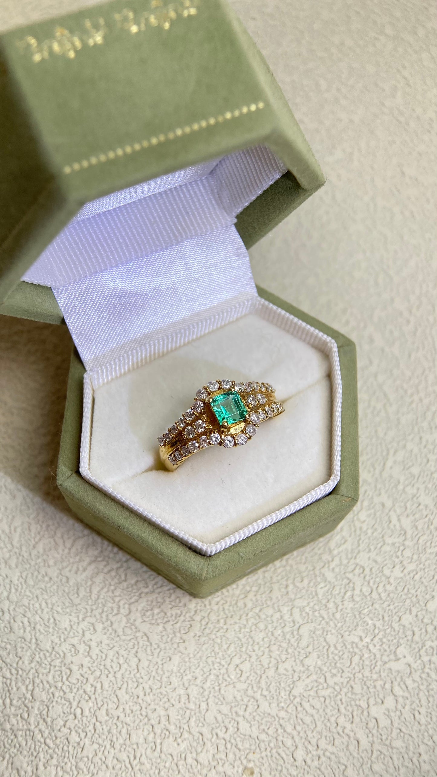 K18ゴールド＆エメラルドダイヤモンドリング｜エメラルド0.54ct、ダイヤモンド0.45ct｜日本製ヴィンテージエステートジュエリー-BCKV