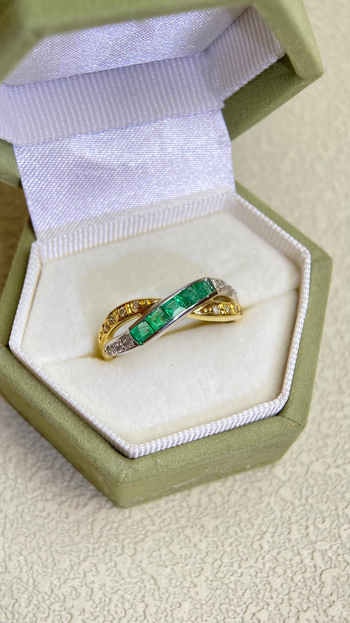 K18ゴールド/Pt900プラチナ＆エメラルドダイヤモンドリング｜エメラルド0.45ct ダイヤモンド0.12ct｜日本製ヴィンテージエステートジュエリー-BOHS