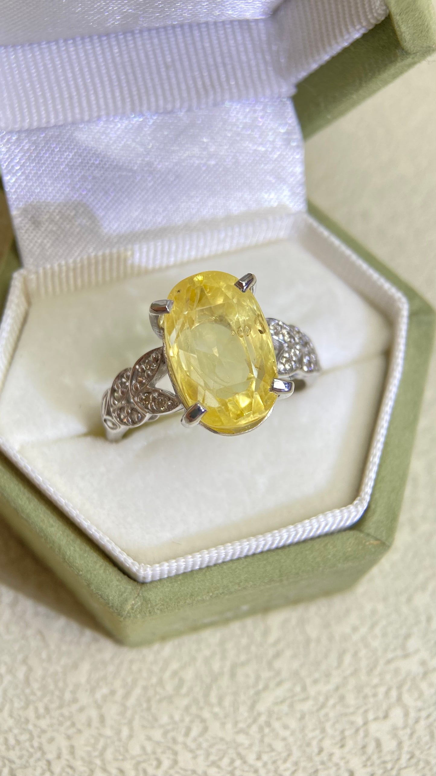K18 White Gold&Yellow Sapphire and Diamond Ring | Yellow Sapphire 9.64ct | Diamond 0.18ct | Japanese Vintage Estate Jewelry-BOLMLA1