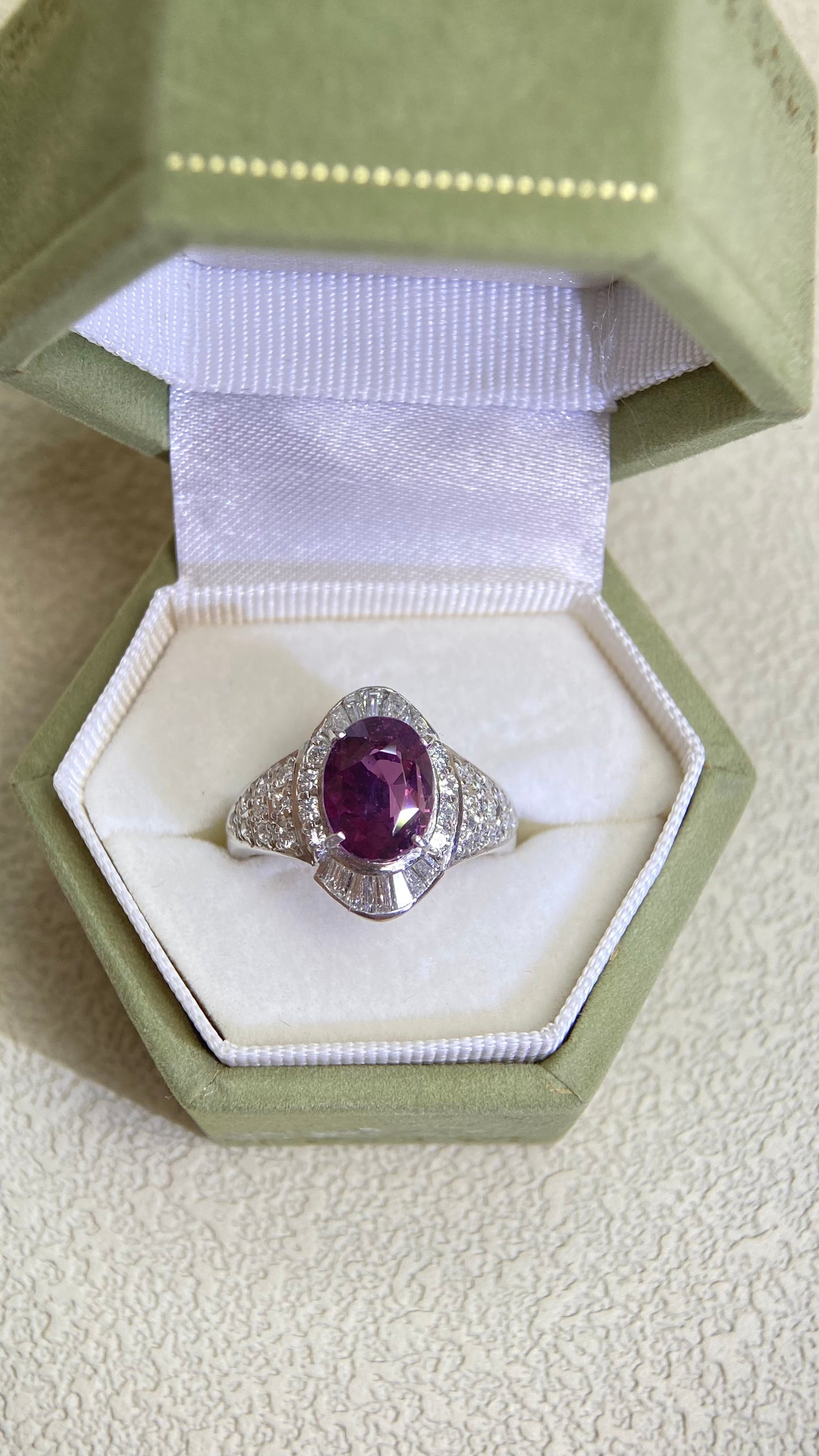 Pt900 Platinum&Violet Sapphire and Diamond Ring | Violet Sapphire 3.28ct | Diamond 0.62ct | Japanese Vintage Estate Jewelry-VXOW