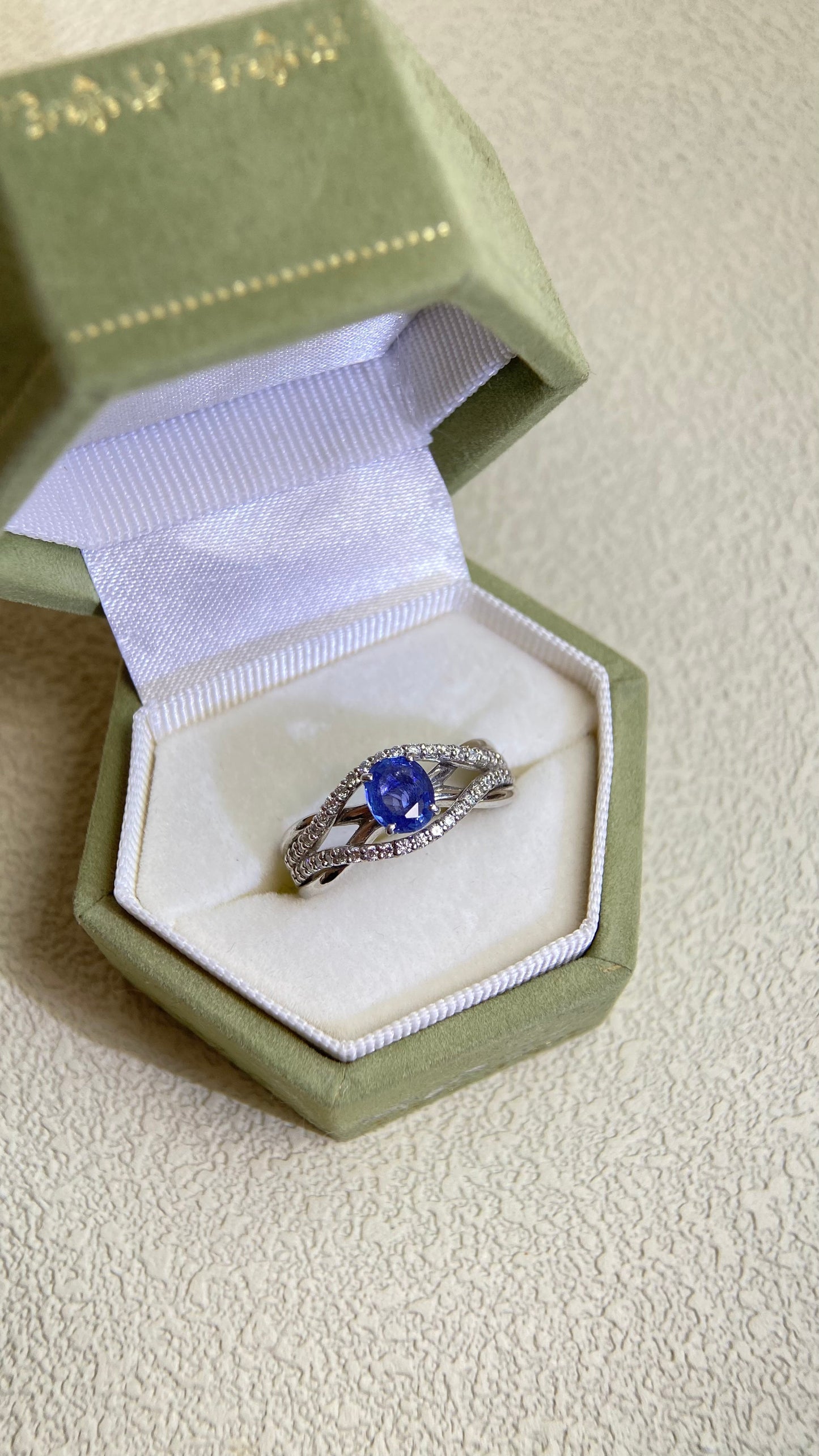 Pt900プラチナ＆サファイア＆ダイヤモンドリング｜サファイア0.66ct、ダイヤモンド0.24ct｜日本製ヴィンテージエステートジュエリー-BJKI