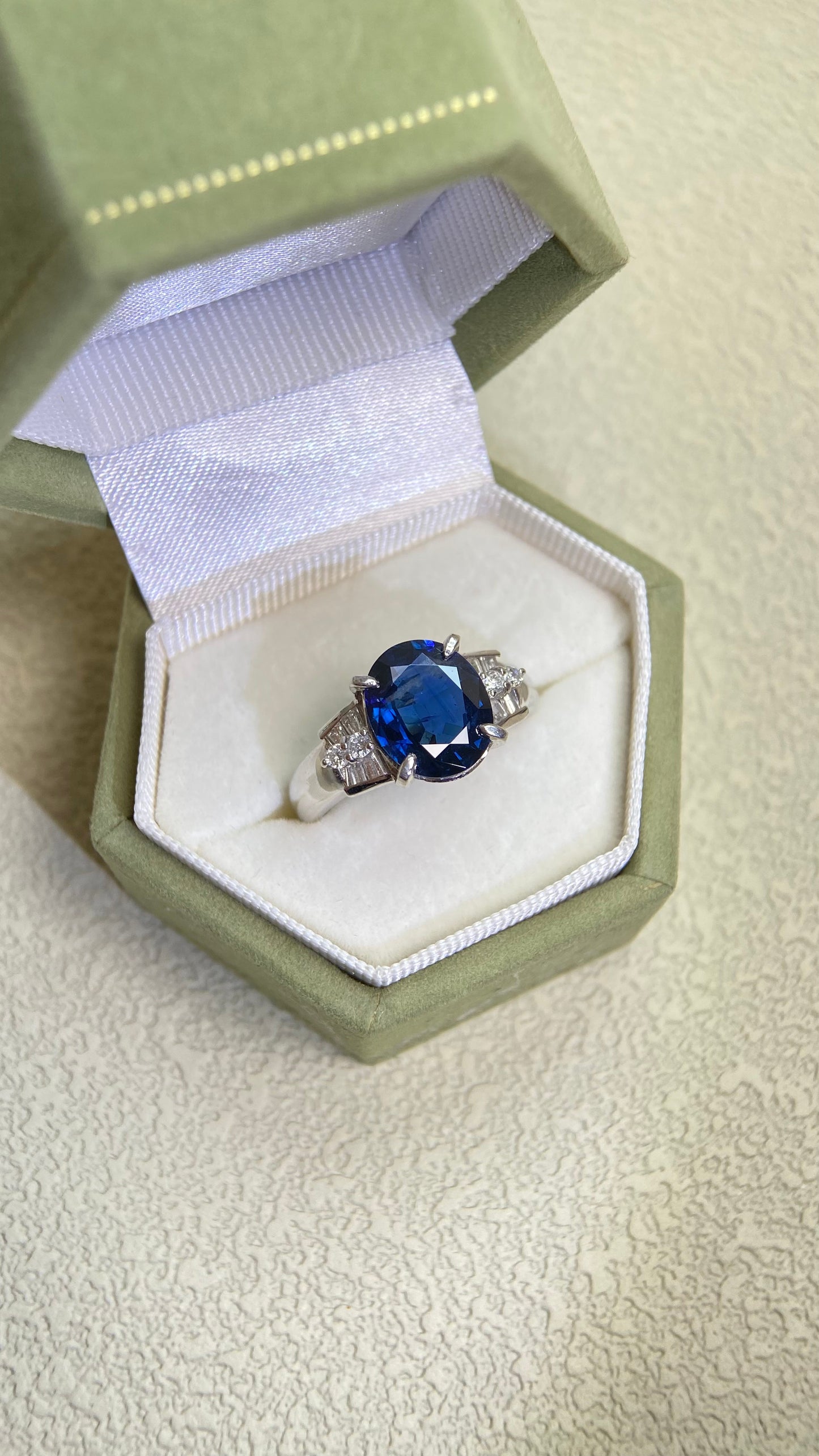 Pt900プラチナ＆サファイア＆ダイヤモンドリング｜サファイア3.04カラット｜ダイヤモンド0.31カラット｜日本製ヴィンテージエステートジュエリー-VYIN