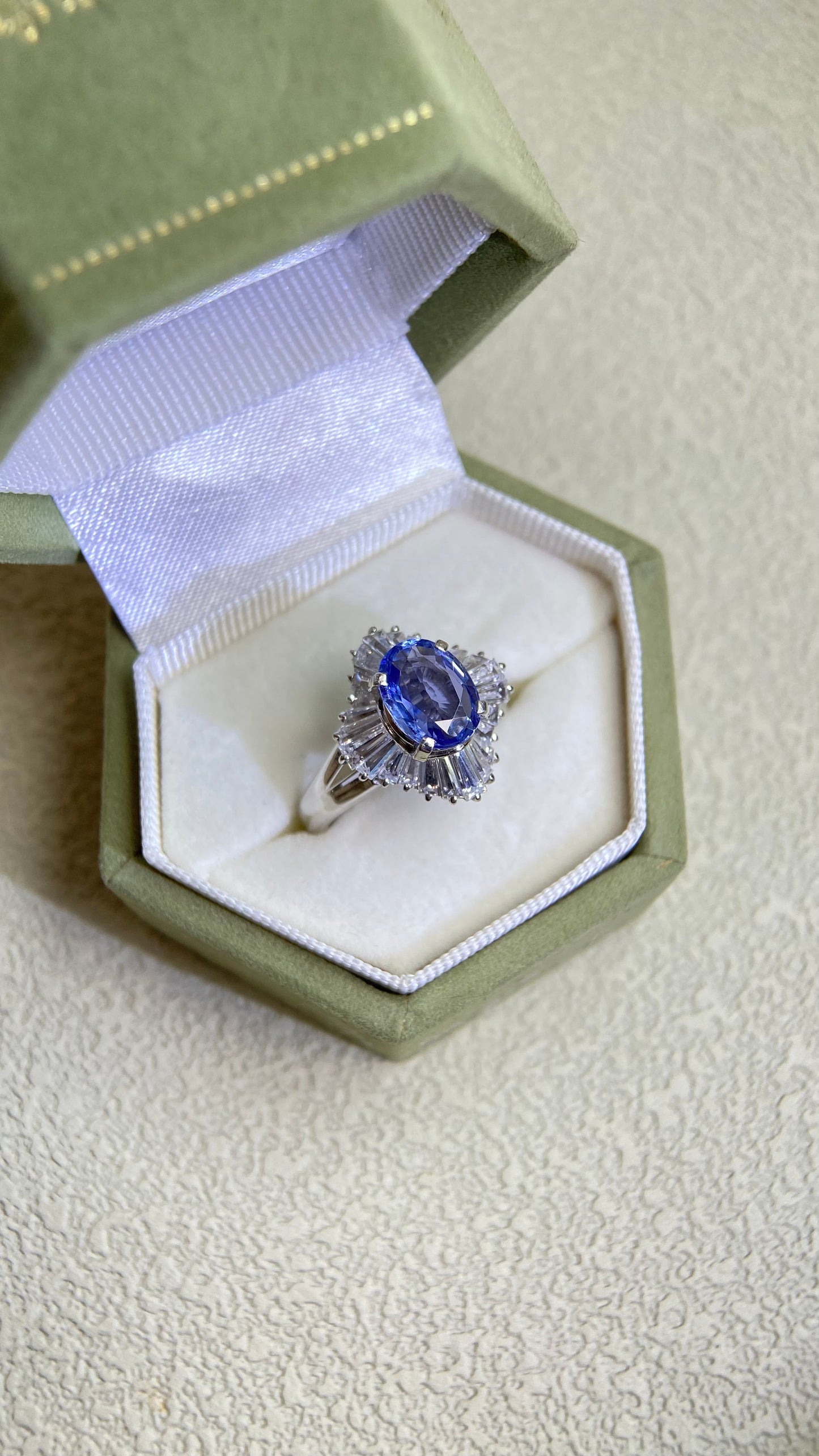 Pt900プラチナ＆サファイア＆ダイヤモンドリング｜サファイア1.458カラット｜ダイヤモンド｜日本製ヴィンテージエステートジュエリー-OVKI