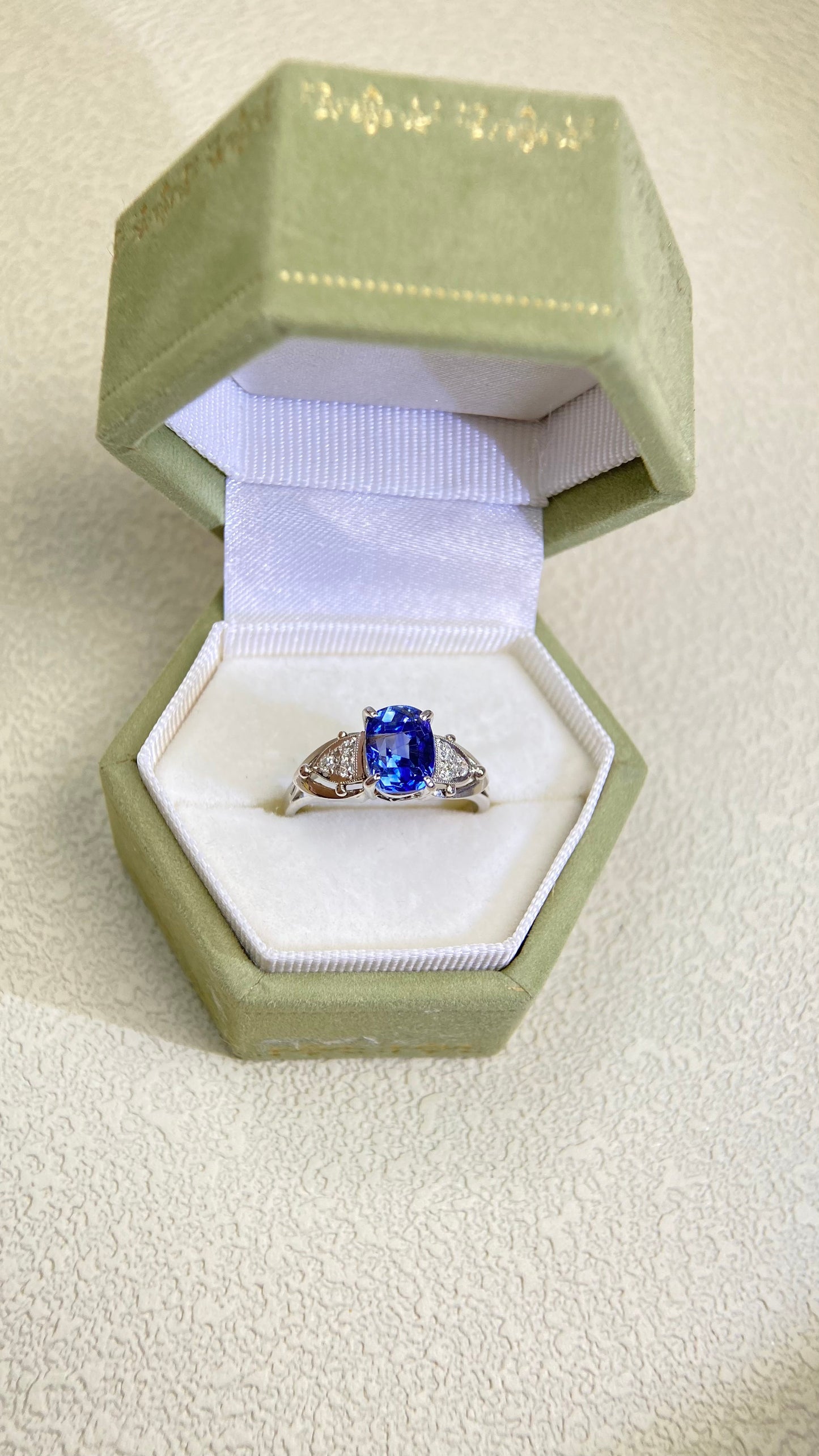 Pt900 Platinum&Sapphire and Diamond Ring | Sapphire 1.93ct | Diamond 0.09ct | Japanese Vintage Estate Jewelry-BOZH