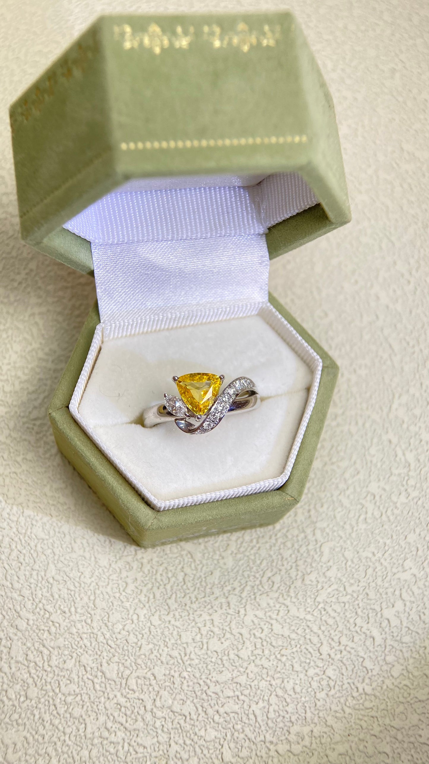 Pt900 Platinum&Yellow Sapphire and Diamond Ring | Sapphire 1.14ct | Diamond 0.27ct | Japanese Vintage Estate Jewelry-BQIF