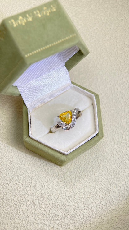 Pt900 Platinum&Yellow Sapphire and Diamond Ring | Sapphire 1.14ct | Diamond 0.27ct | Japanese Vintage Estate Jewelry-BQIF