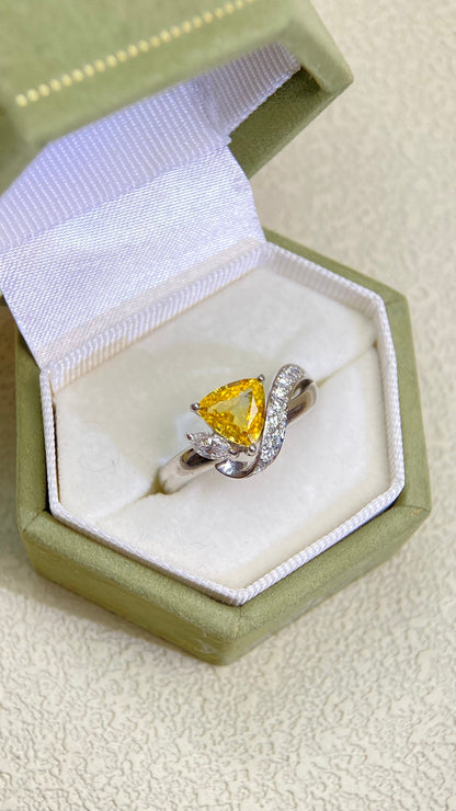 Pt900 Platinum&Yellow Sapphire and Diamond Ring | Sapphire 1.14ct | Diamond 0.27ct | Japanese Vintage Estate Jewelry-BQIF