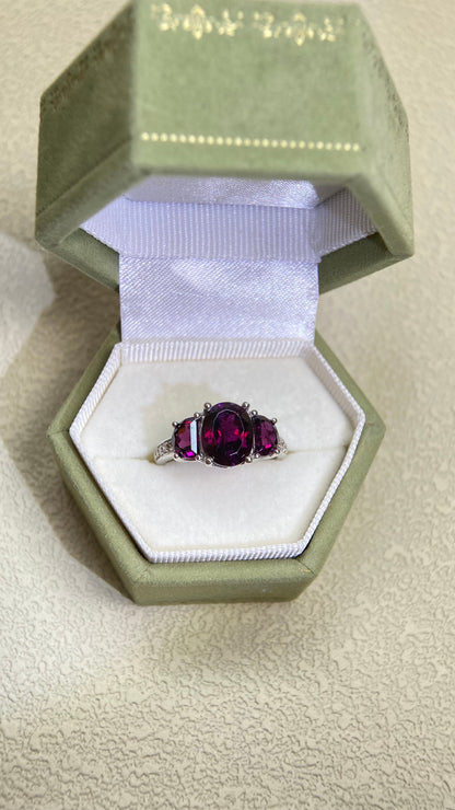 K18 White Gold&Almandine Garnet and Diamond Ring | Garnet 2.79ct | Diamond 0.08ct | Japanese Vintage Estate Jewelry-BKIS