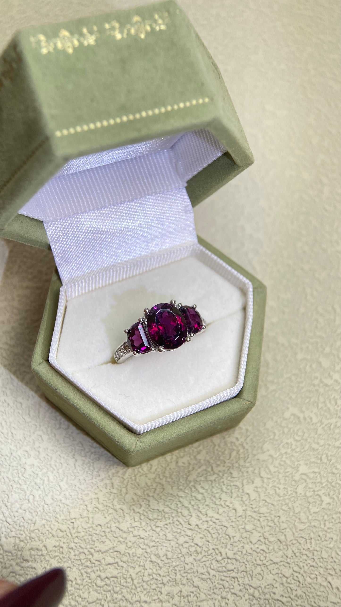 K18 White Gold&Almandine Garnet and Diamond Ring | Garnet 2.79ct | Diamond 0.08ct | Japanese Vintage Estate Jewelry-BKIS