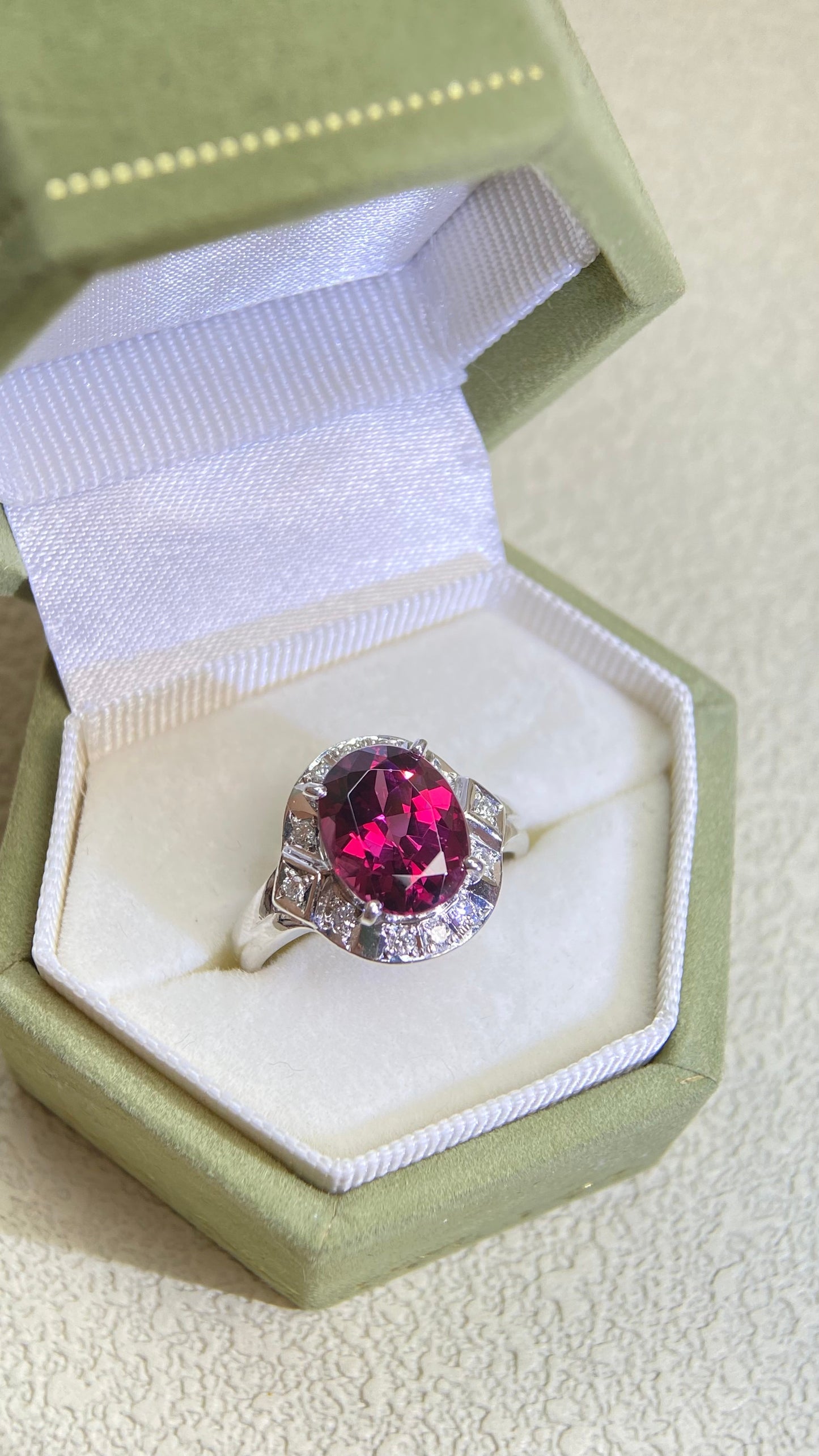 Pt900 Platinum&Garnet and Diamond Ring | Garnet 3.35ct | Diamond 0.14ct | Japanese Vintage Estate Jewelry-BOGA