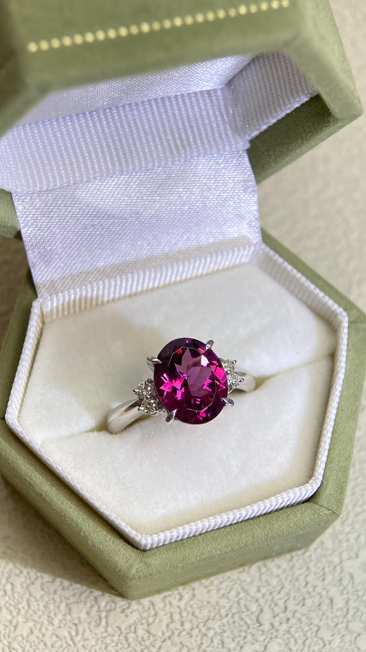 Pt900 Platinum&Garnet and Diamond Ring | Garnet 2.71ct | Diamond 0.11ct | Japanese Vintage Estate Jewelry-BMWT