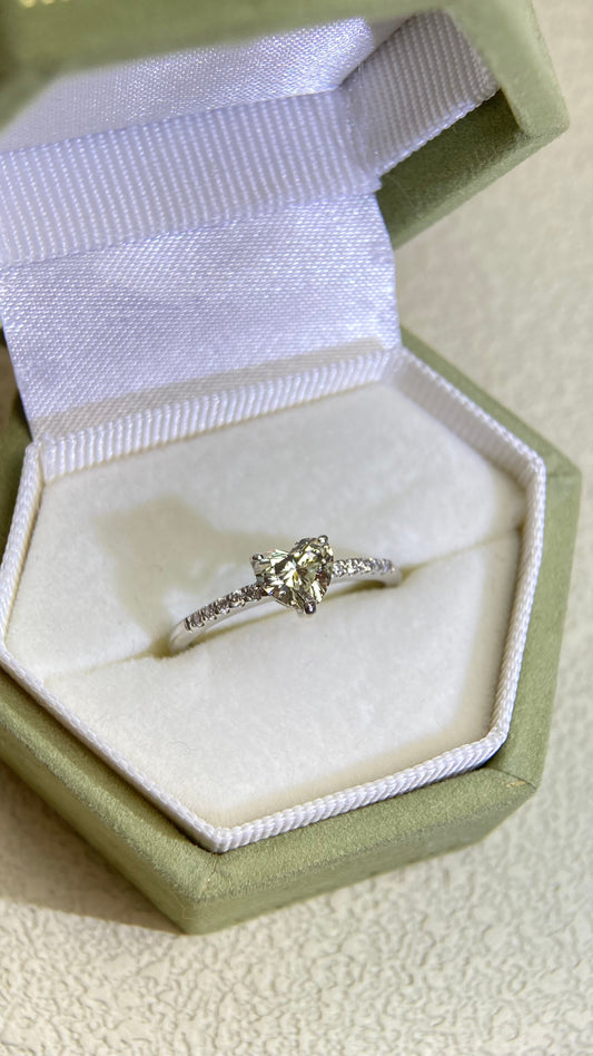 Pt900プラチナ＆ダイヤモンドリング｜ダイヤモンド0.490ct/0.05ct｜M-VS1｜日本製ヴィンテージエステートジュエリー-BEHK