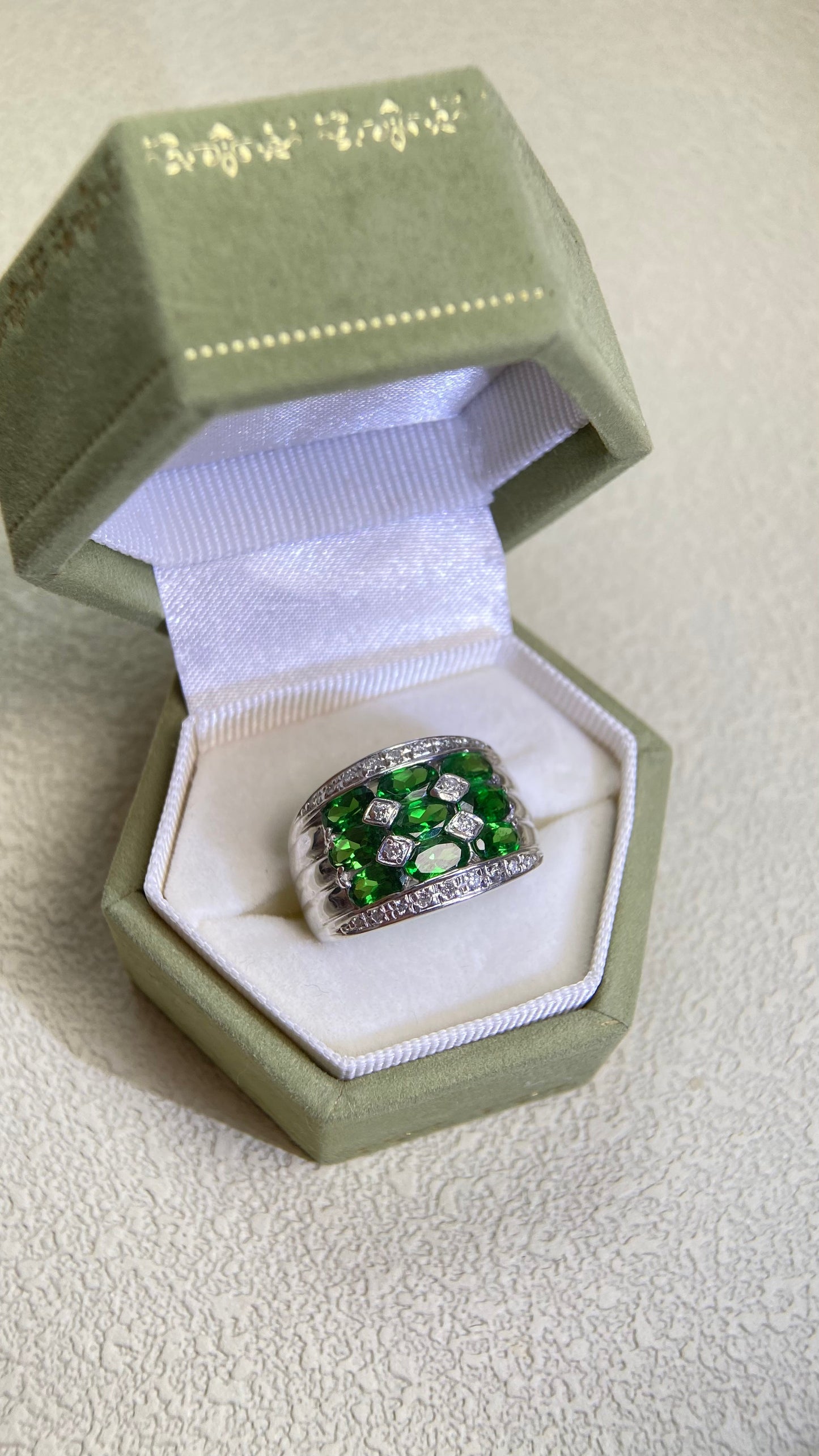 Pt900 Platinum&Tsavorite and Diamond Ring | Tsavorite 2.26ct | Diamond 0.18ct | Japanese Vintage Estate Jewelry-BOBF