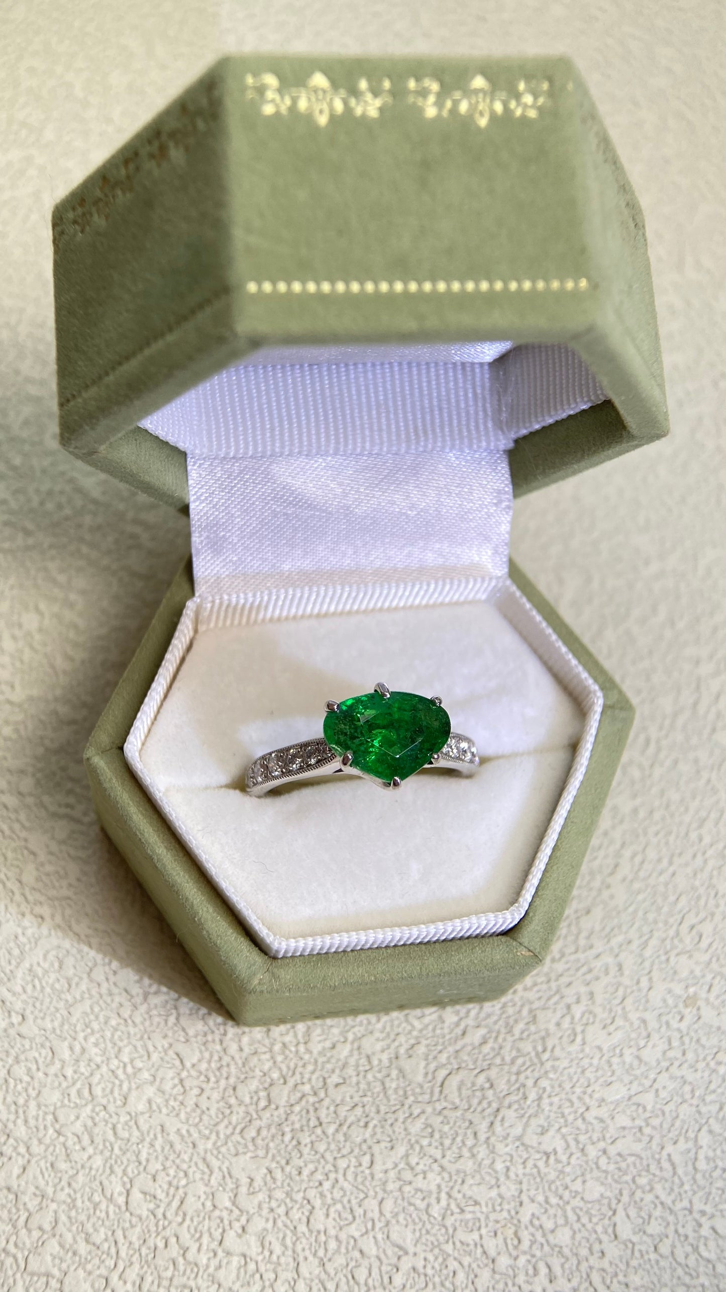 Pt900 Platinum&Tsavorite and Diamond Ring | Tsavorite 3.30ct | Diamond 0.26ct | Japanese Vintage Estate Jewelry-BOEU