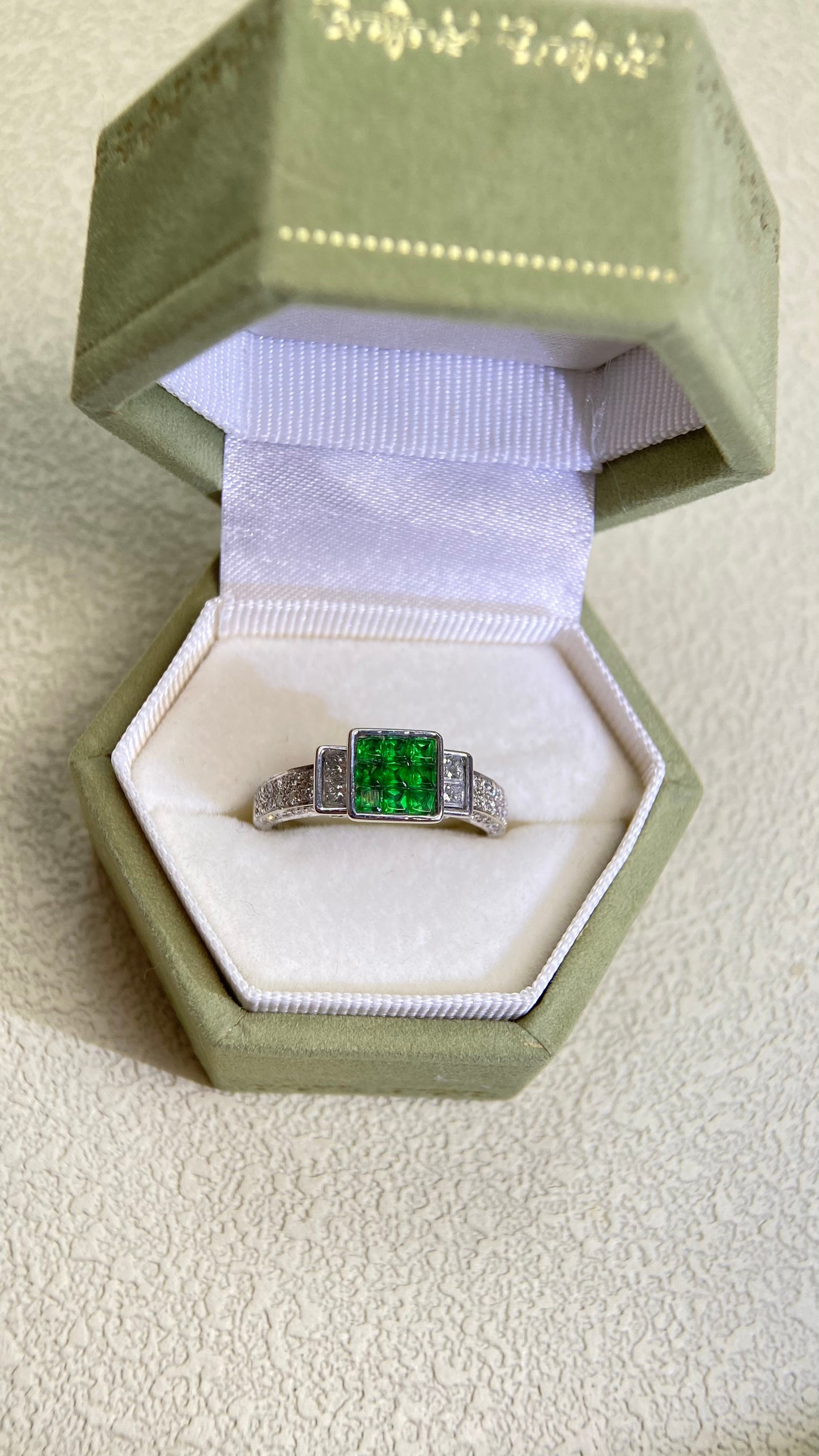750 White Gold(18K)&Green Garnet and Diamond Ring | Garnet 0.55ct | Diamond 0.60ct | Japanese Vintage Estate Jewelry-BFMY
