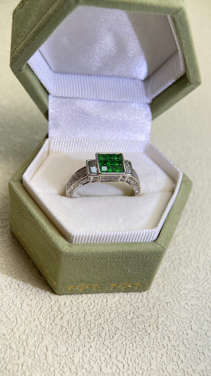 750 White Gold(18K)&Green Garnet and Diamond Ring | Garnet 0.55ct | Diamond 0.60ct | Japanese Vintage Estate Jewelry-BFMY