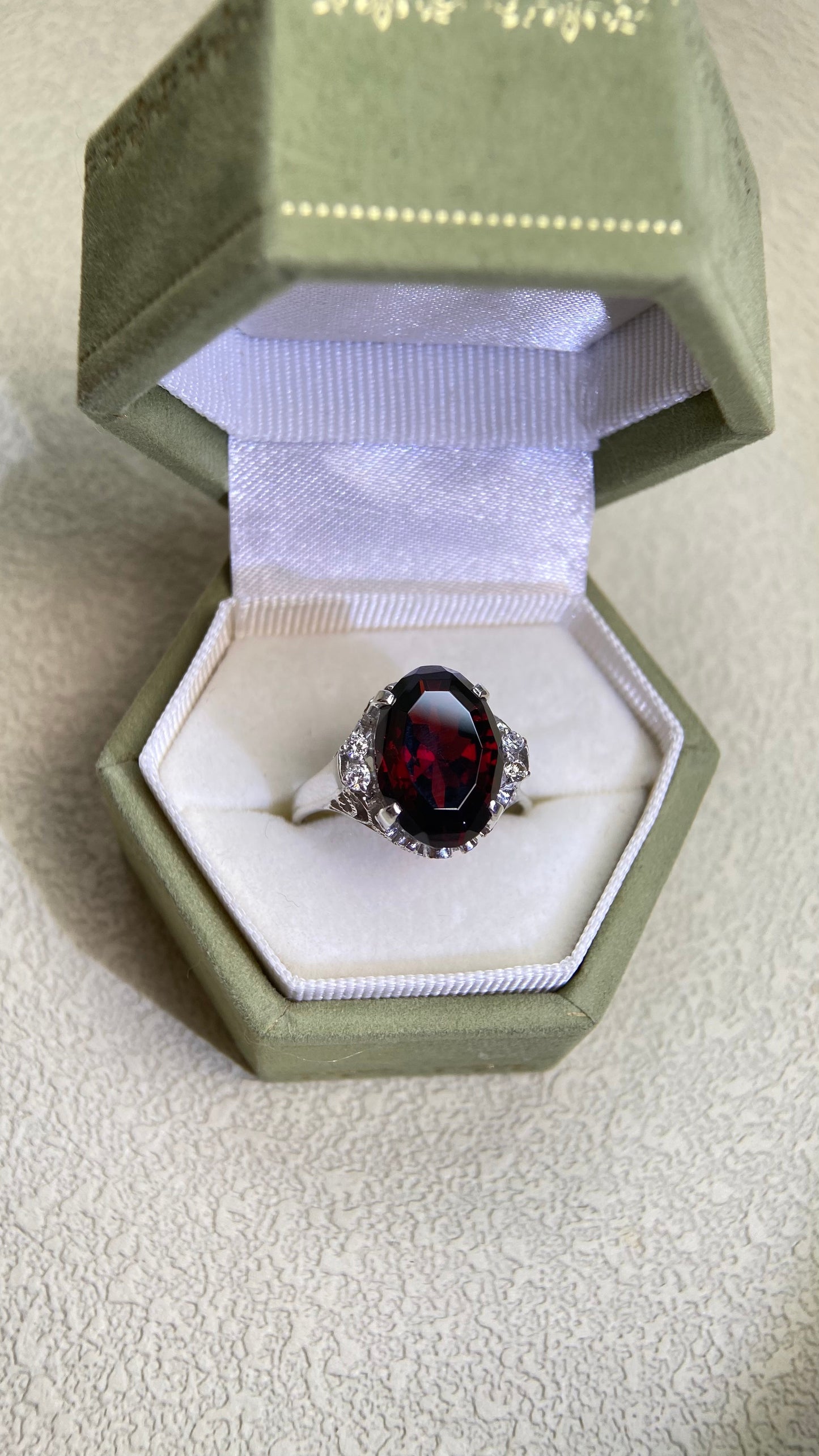 PM900 プラチナ＆ロードライトガーネット＆ダイヤモンドリング | ガーネットダイヤモンド | 日本製ヴィンテージエステートジュエリー-BPDZ