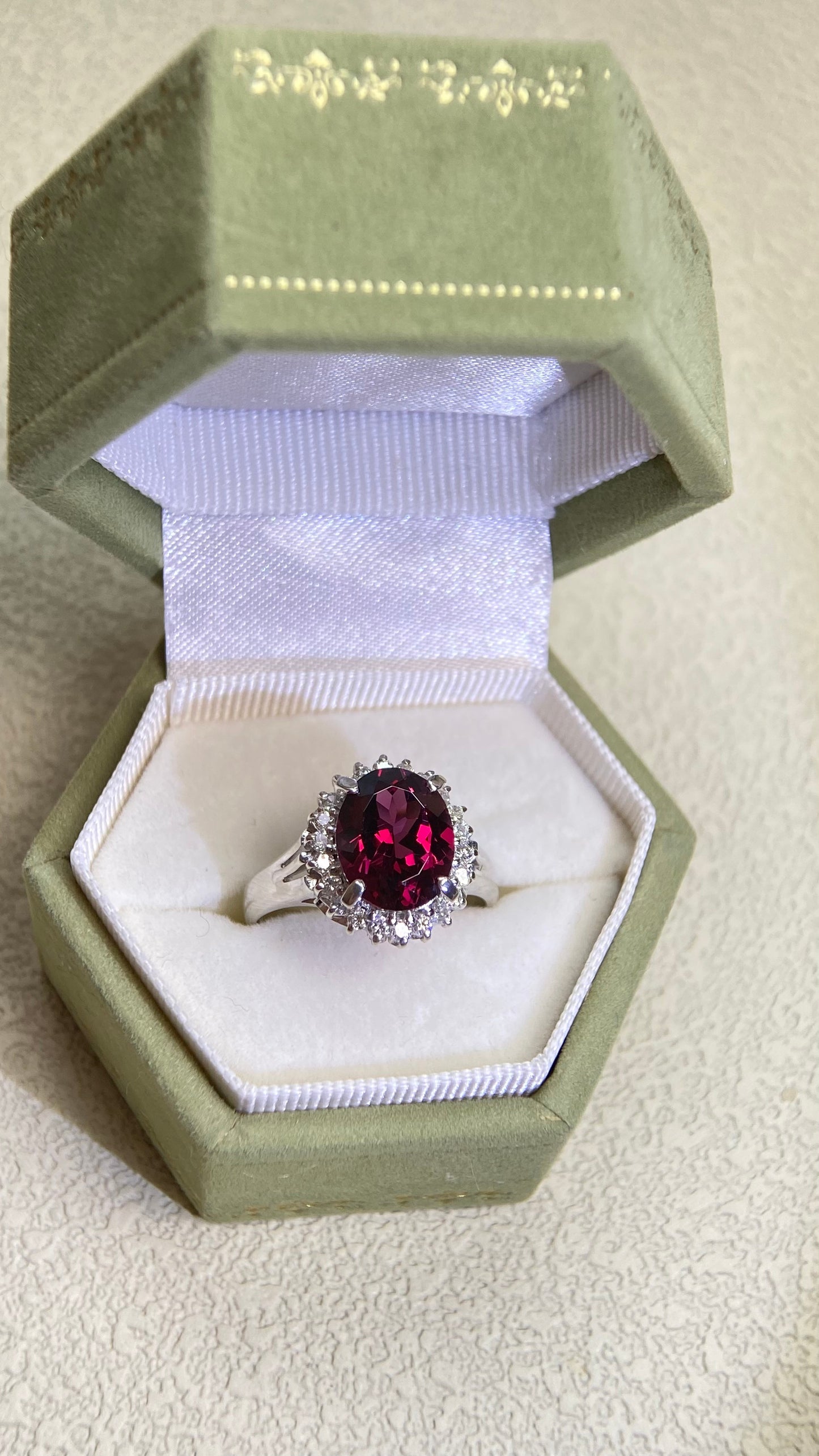 Pt900プラチナ＆ガーネット＆ダイヤモンドリング｜ガーネット3.25カラット、ダイヤモンド0.32カラット｜日本製ヴィンテージエステートジュエリー-BKPB