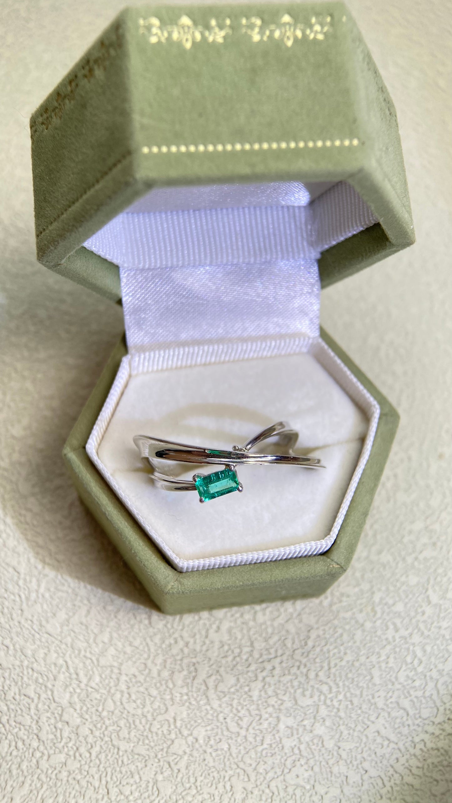 Pt900 Platinum&Paraiba and Diamond Ring | Paraiba 0.24ct | Diamond 0.04ct  | Japanese Vintage Estate Jewelry-BHGI