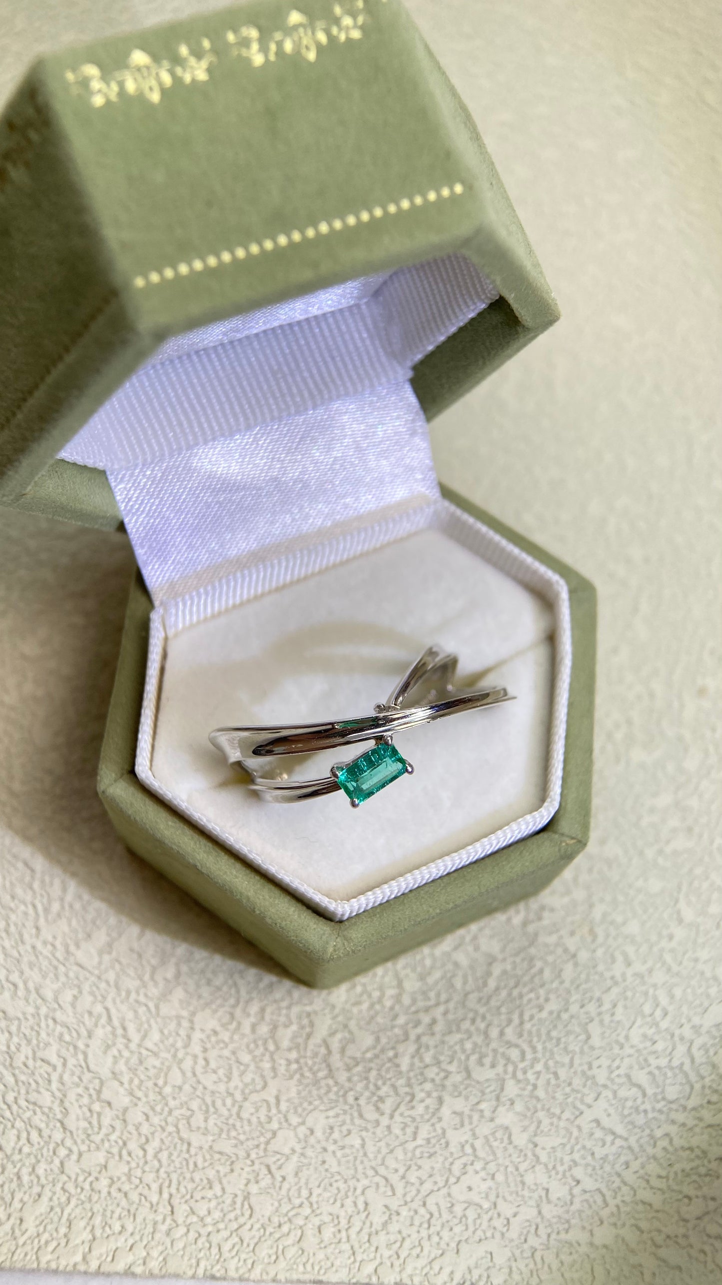 Pt900 Platinum&Paraiba and Diamond Ring | Paraiba 0.24ct | Diamond 0.04ct  | Japanese Vintage Estate Jewelry-BHGI