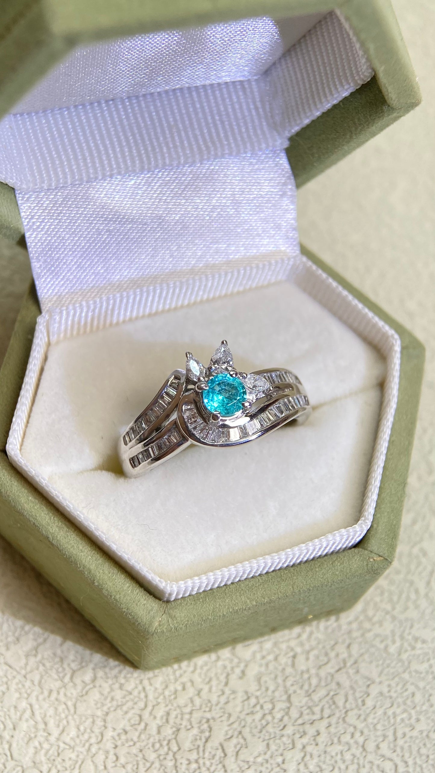 Pt900 Platinum&Paraiba and Diamond Ring | Paraiba 0.28ct | Diamond 0.56ct | Brazil | Japanese Vintage Estate Jewelry-BHGQ