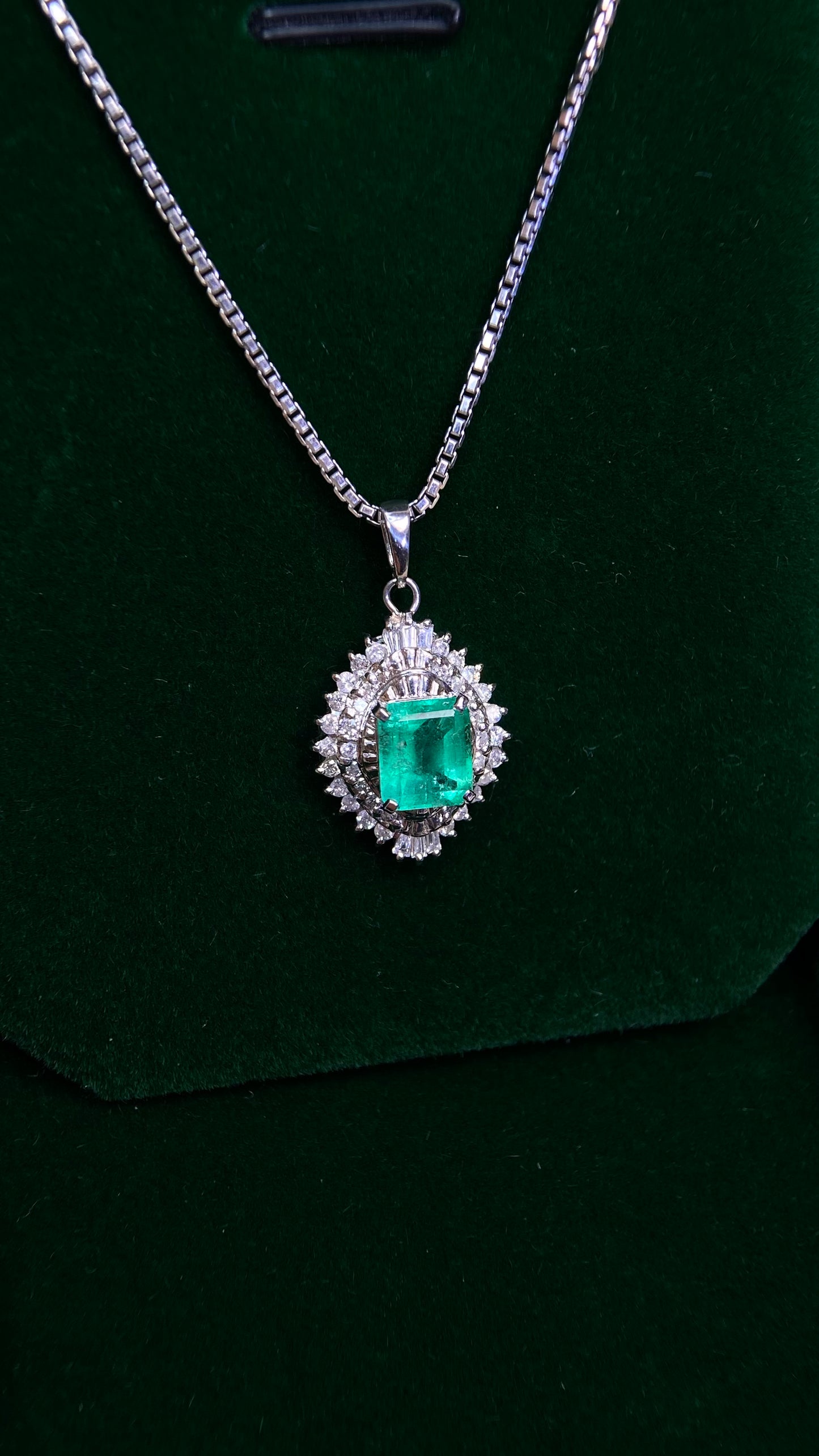 Pt900 platinum/Pt850 platinum&Emerald&Diamond Necklace| Emerald: 1.00ct｜Diamonds：0.40ct｜Japanese Vintage Estate Jewelry -BQNQ