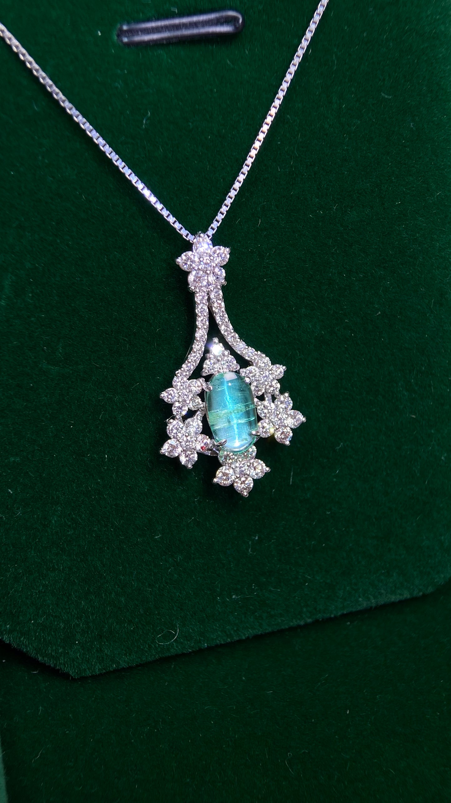 Pt900 platinum/Pt850 platinum&Emerald Cat’s eye&Diamond Necklace| Emerald Cat’s eye : 0.71ct｜Diamonds：1.00ct｜Japanese Vintage Estate Jewelry -BLPL