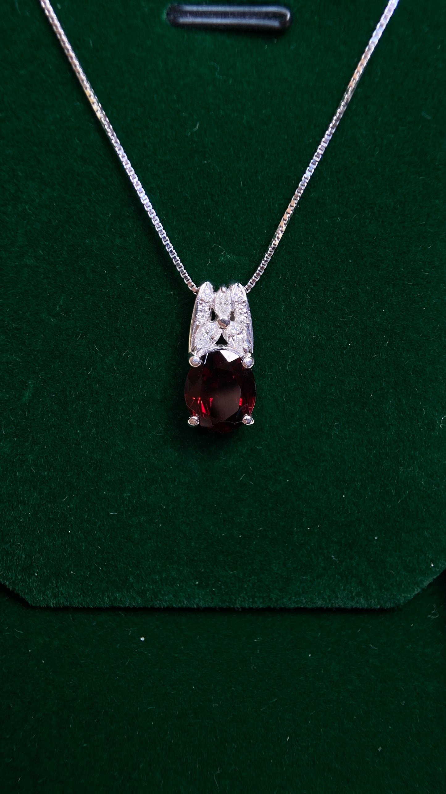 Pt900 platinum/K14 White Gold&Garnet&Diamond Necklace| Garnet: 2.46ct｜Diamonds：0.25ct｜Japanese Vintage Estate Jewelry -BOHG