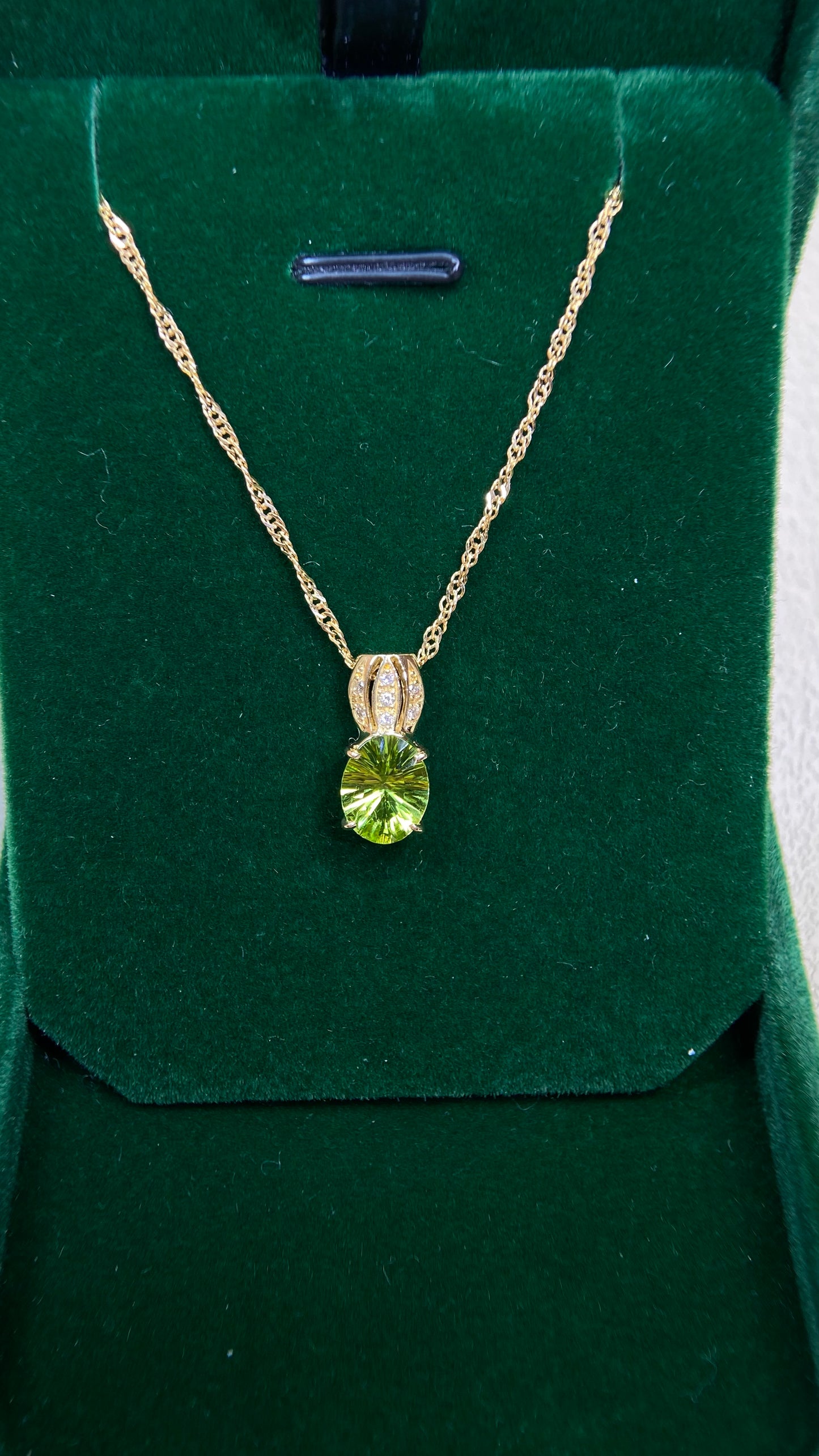 K18 Gold&Peridot&Diamond Necklace| Peridot: 1.70ct｜Diamonds：0.06ct｜Japanese Vintage Estate Jewelry -BQLO
