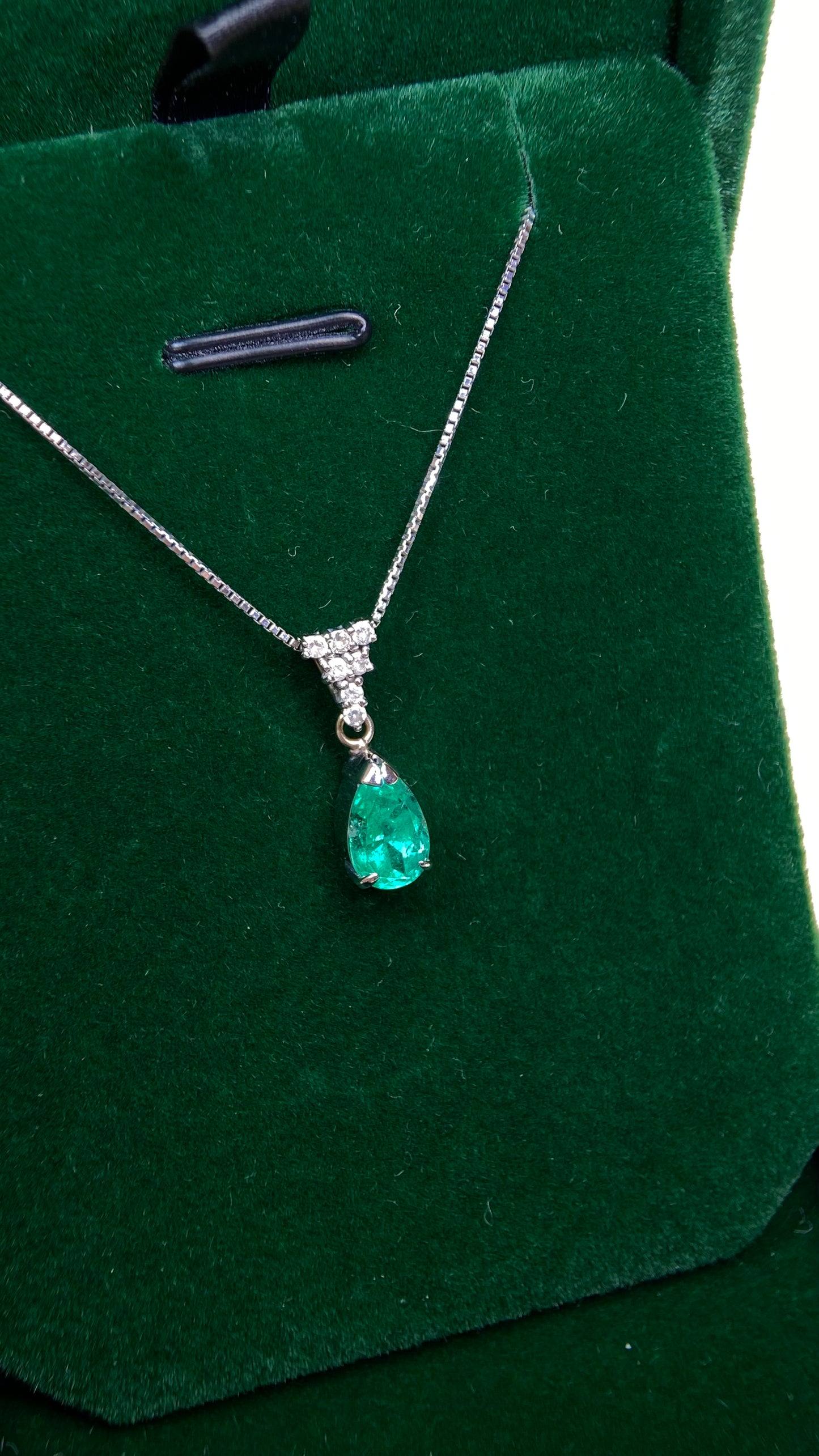 K18 White Gold&Emerald&Diamond Necklace| Emerald: 1.09ct｜Diamonds：0.10ct｜Japanese Vintage Estate Jewelry -BPTF